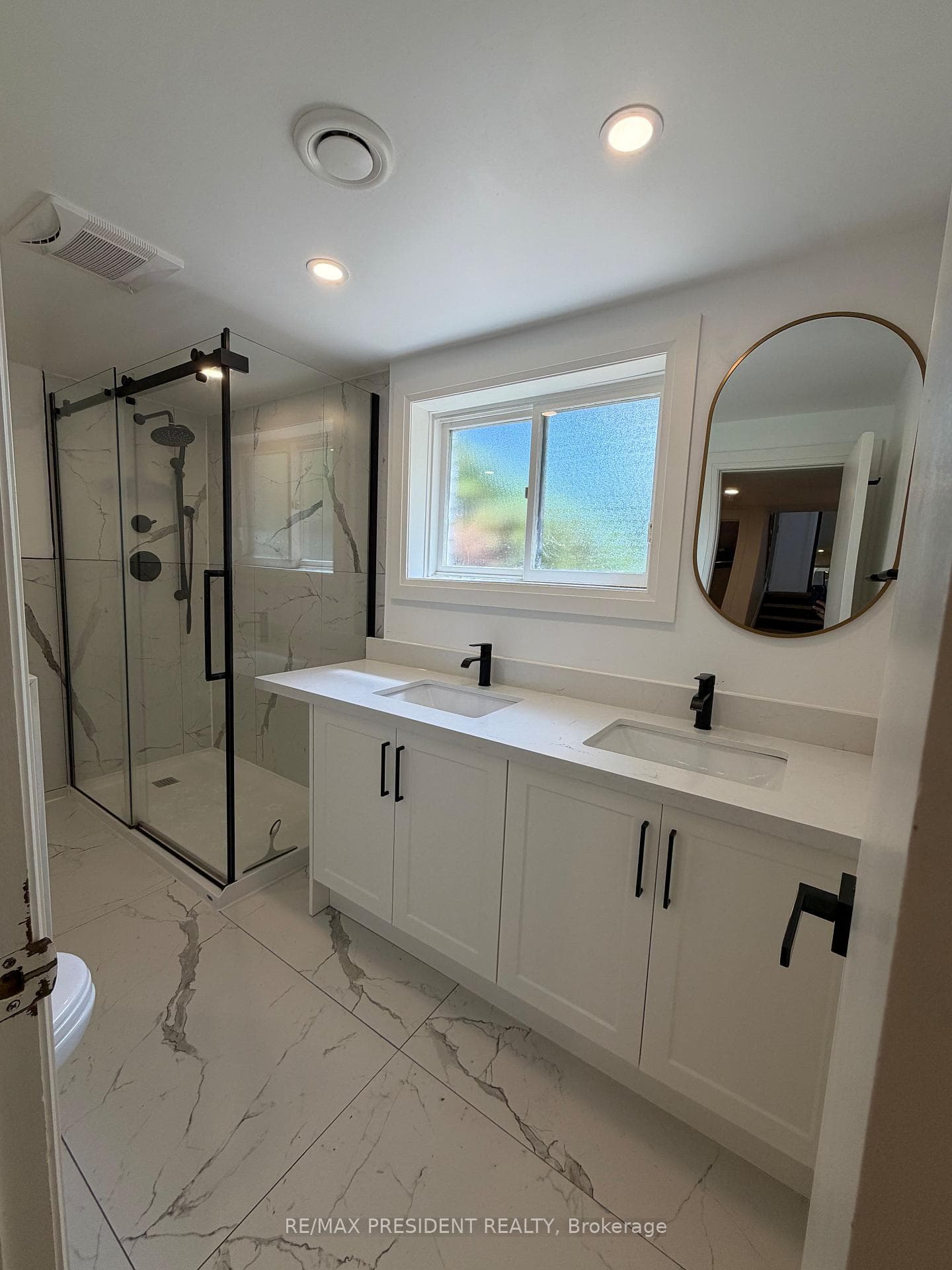 45 Royal Oak Drive photo 16
