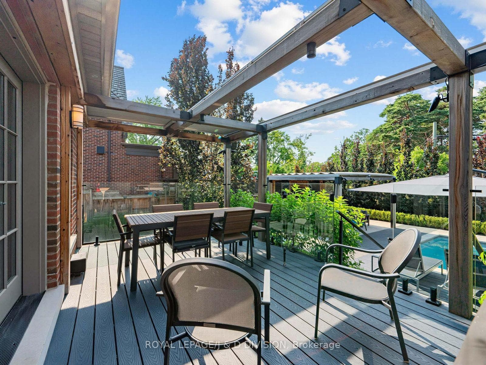 146 Glenvale Boulevard photo 34