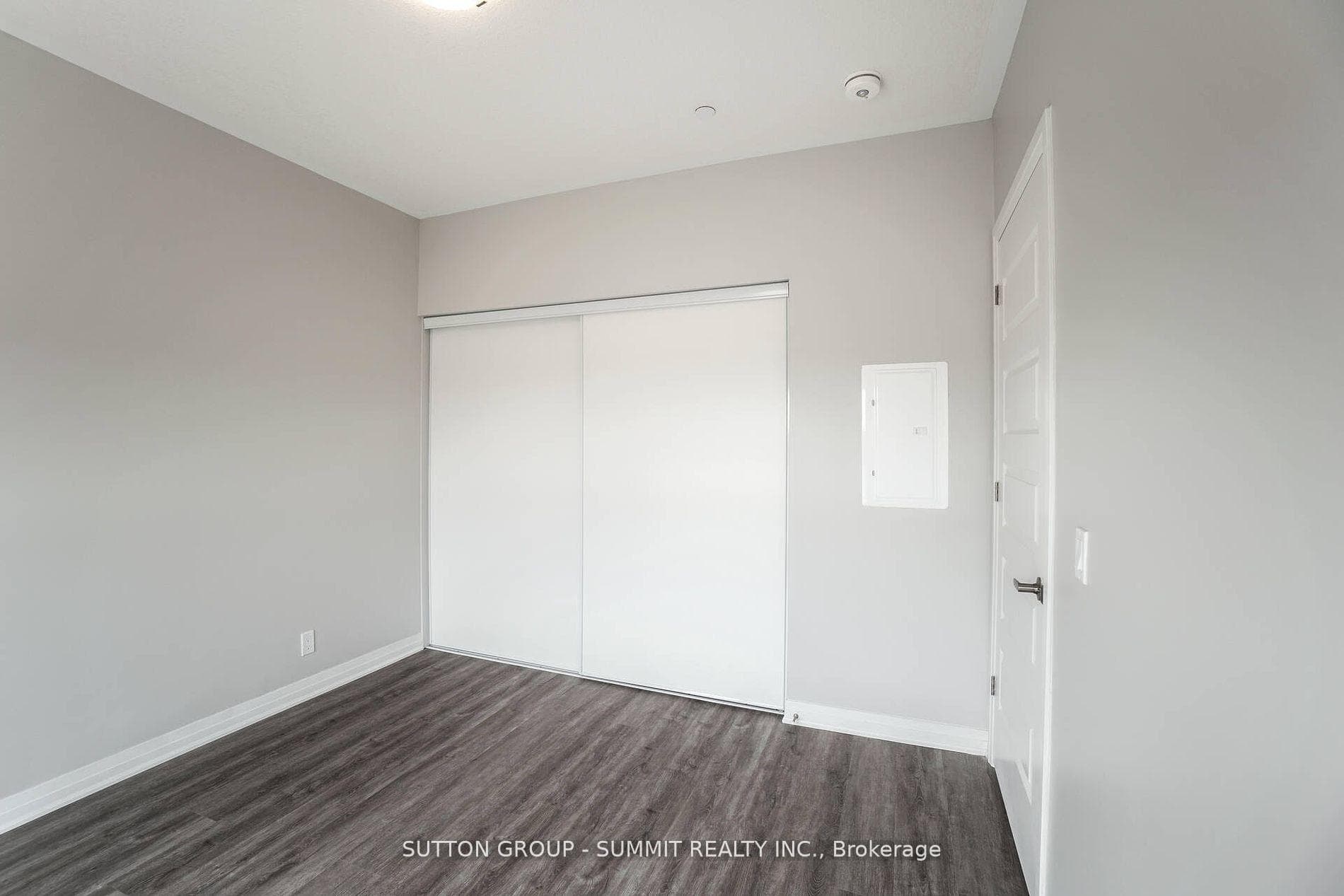 102 GROVEWOOD Common Unit 227 photo 23