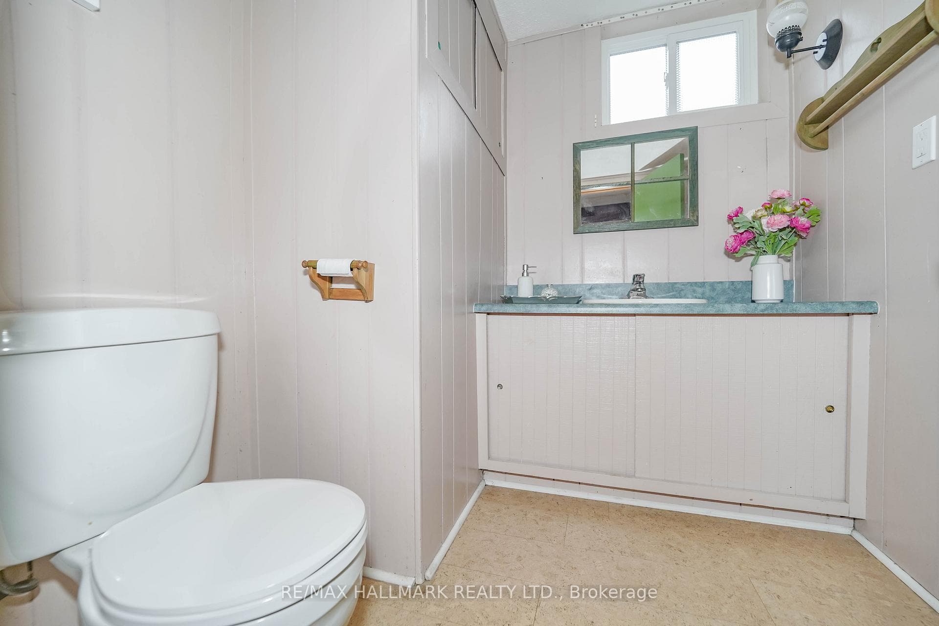 4 Sherwood Avenue photo 35