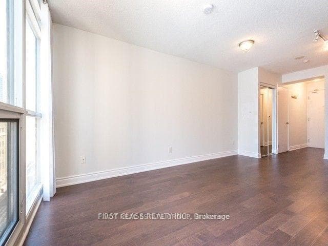 25 Carlton Street Unit 909 photo 12