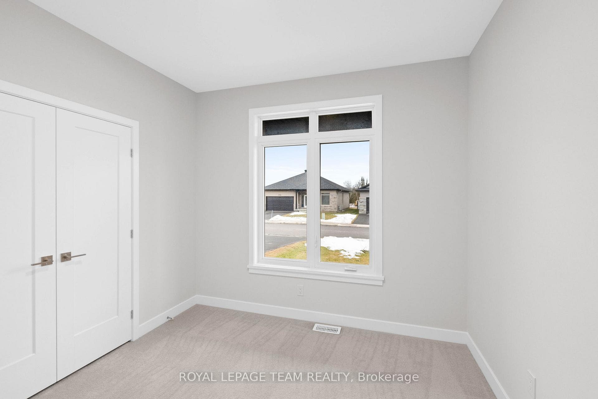 295 WOOD Avenue photo 7
