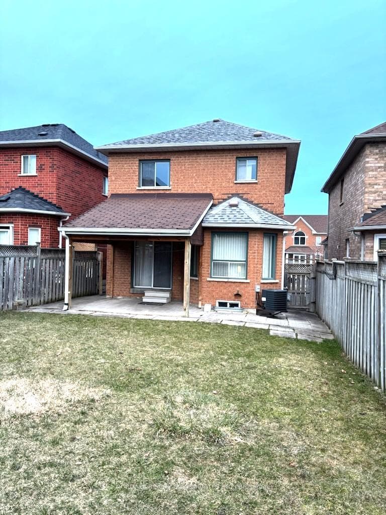 143 ELENA Crescent photo 18