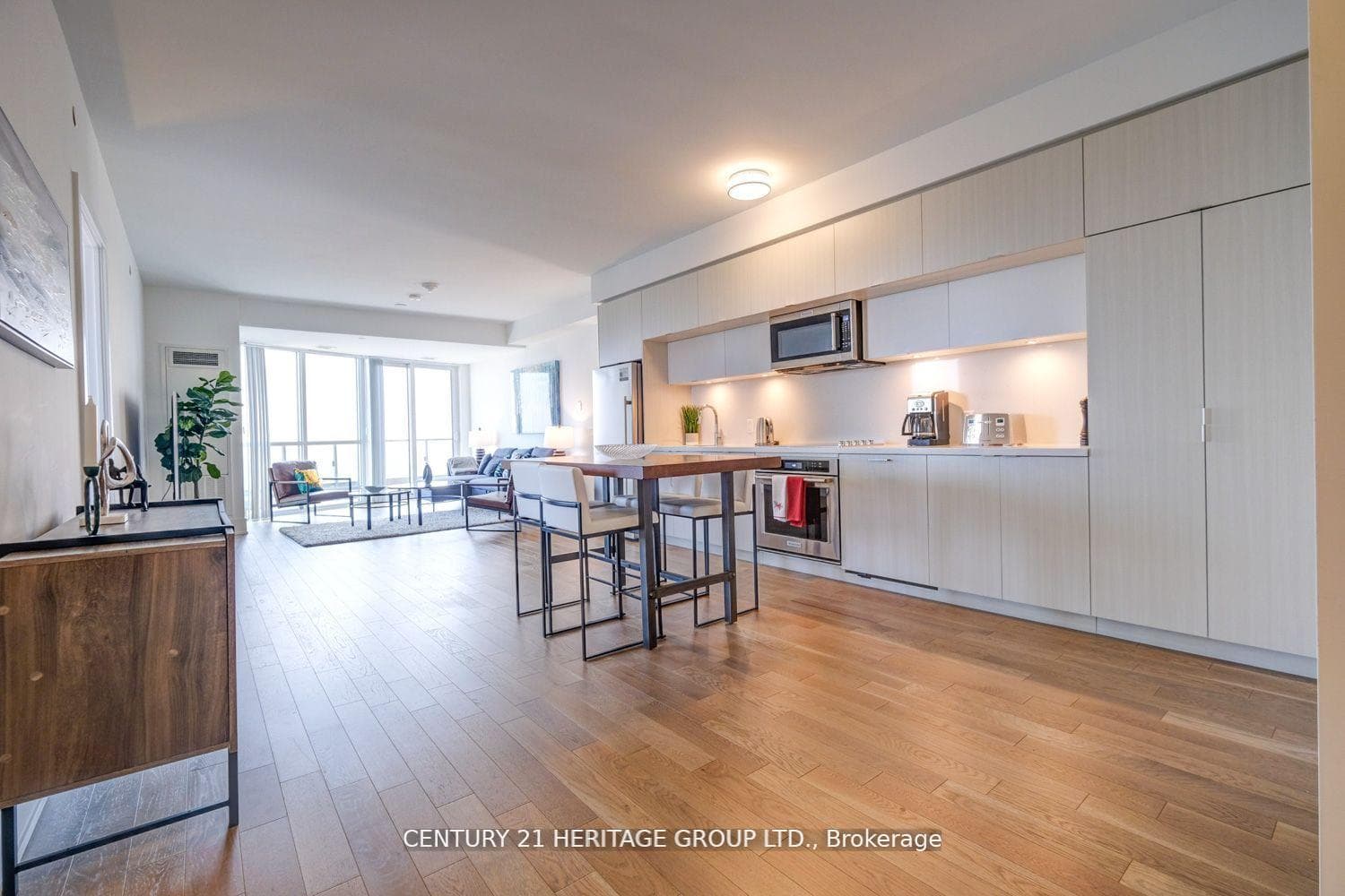 585 Bloor Street Unit 3918 photo 4