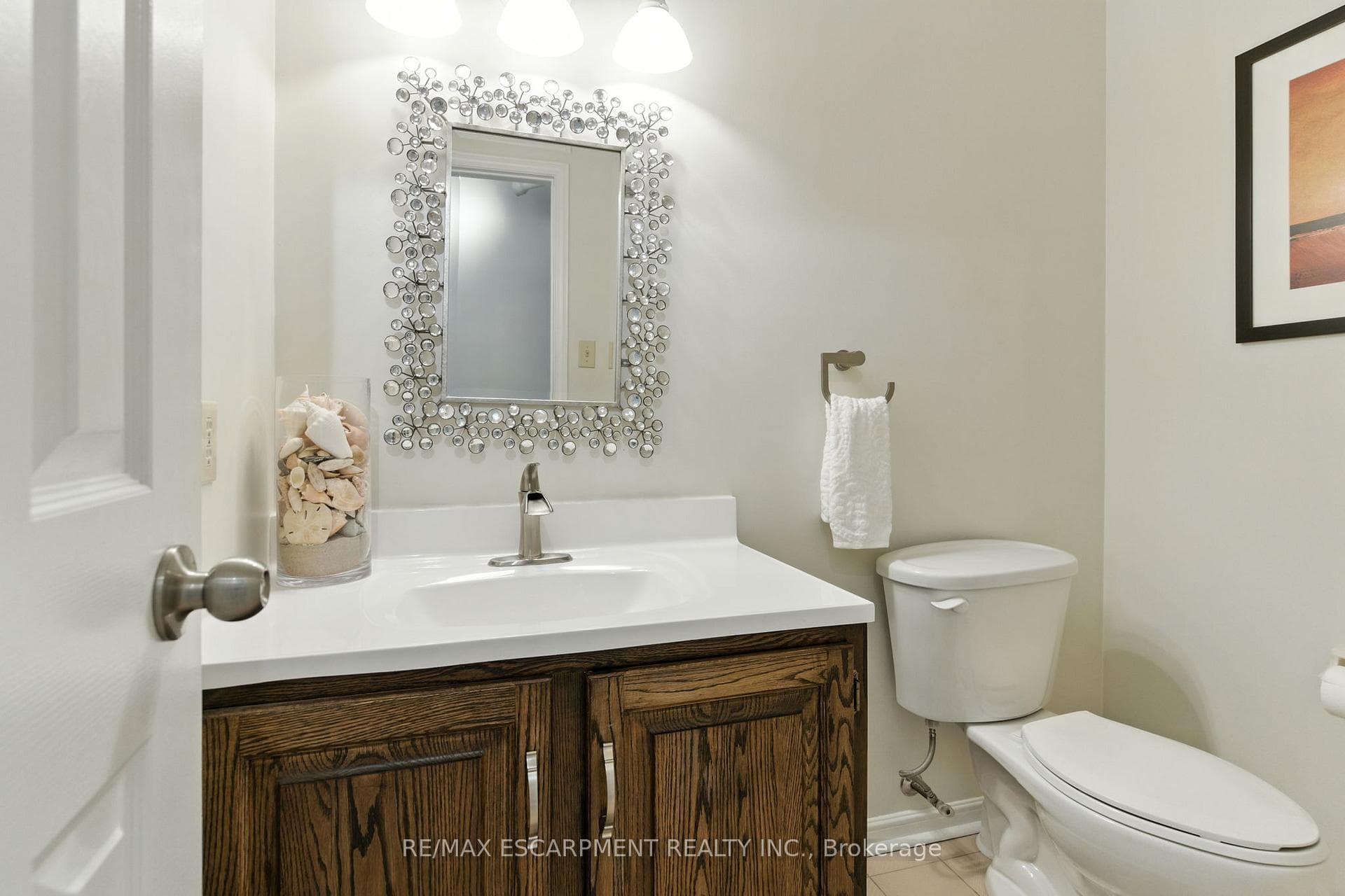 561 Harmony Avenue photo 22