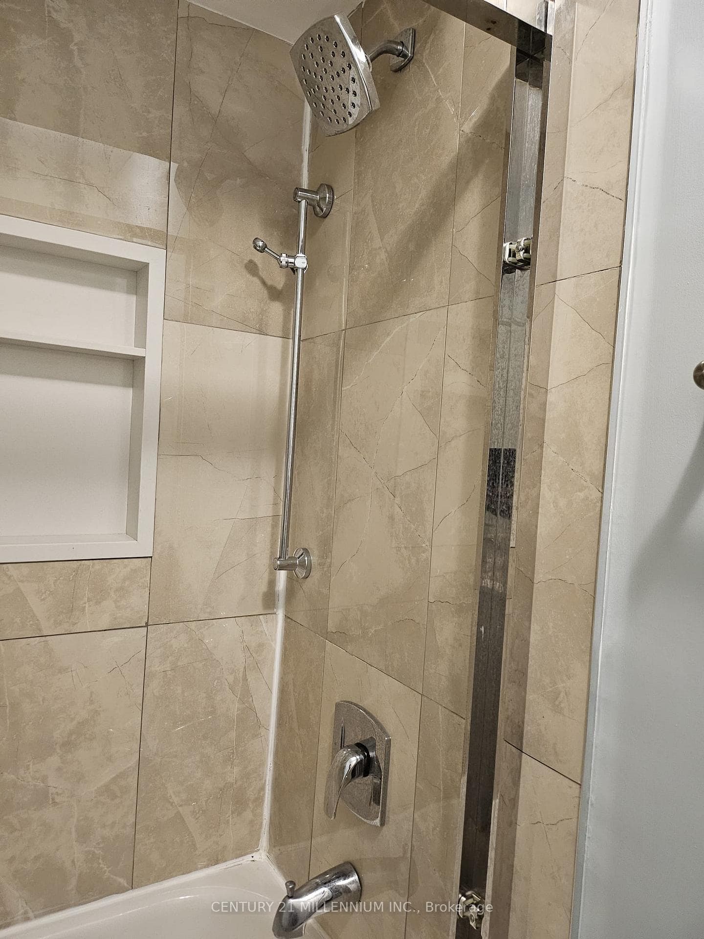 439 Jay Crescent photo 21