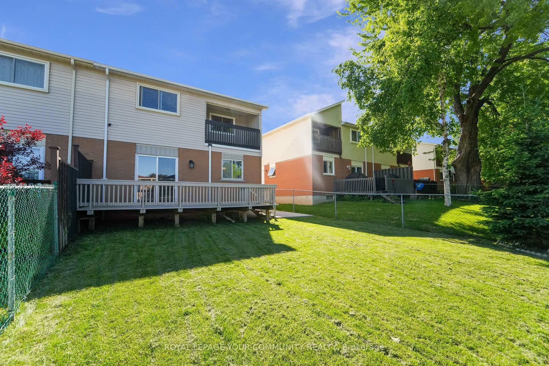 249 Collings Avenue photo 34