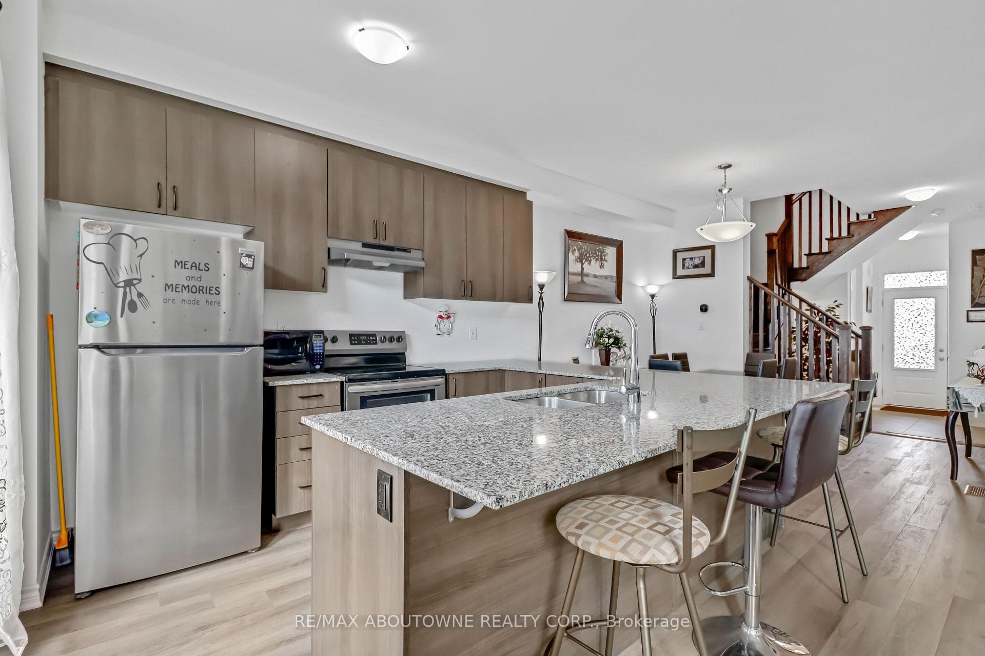 1768 Thames Circle photo 12