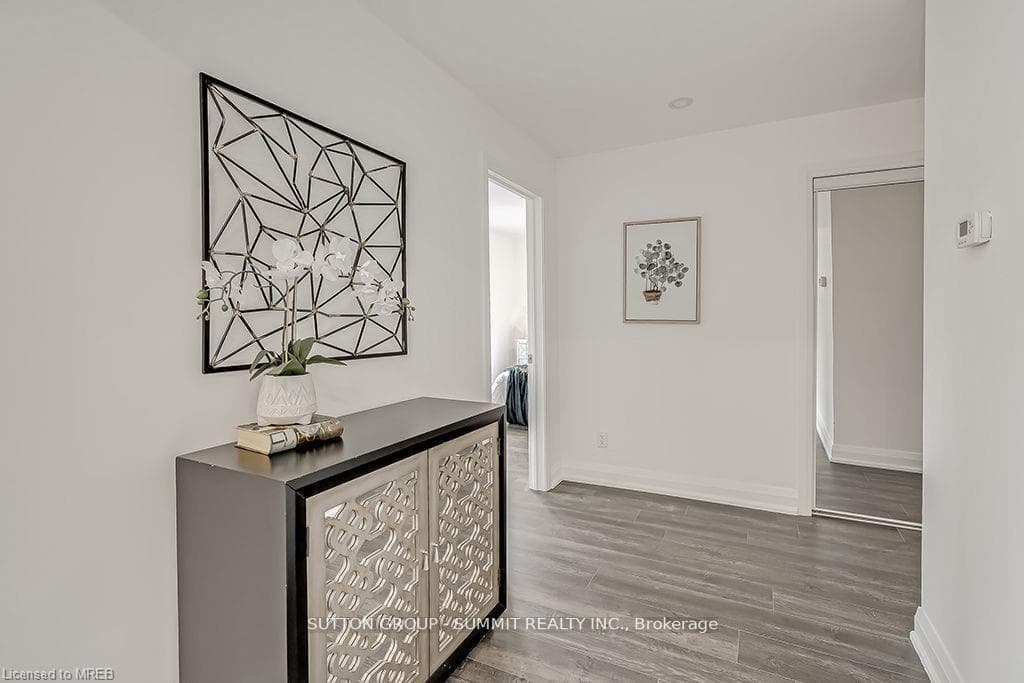 16 Upper Canada Drive Unit Upper photo 20