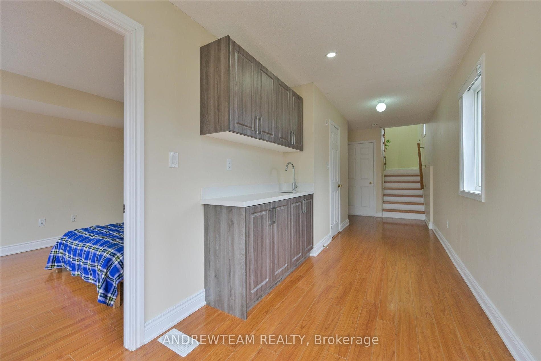1075 Ellesmere Road Unit 1 photo 25