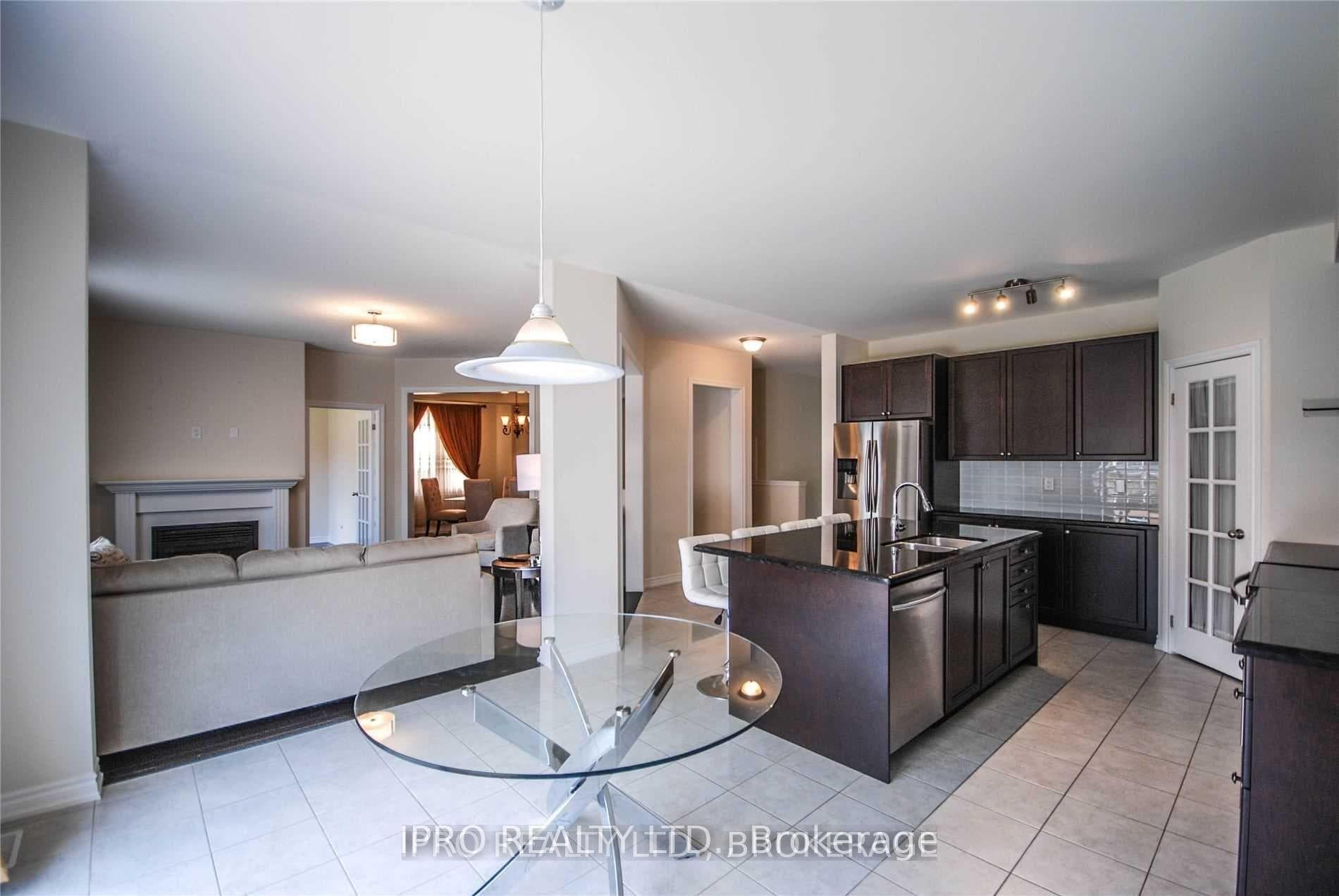 447 Kincardine Terrace photo 16