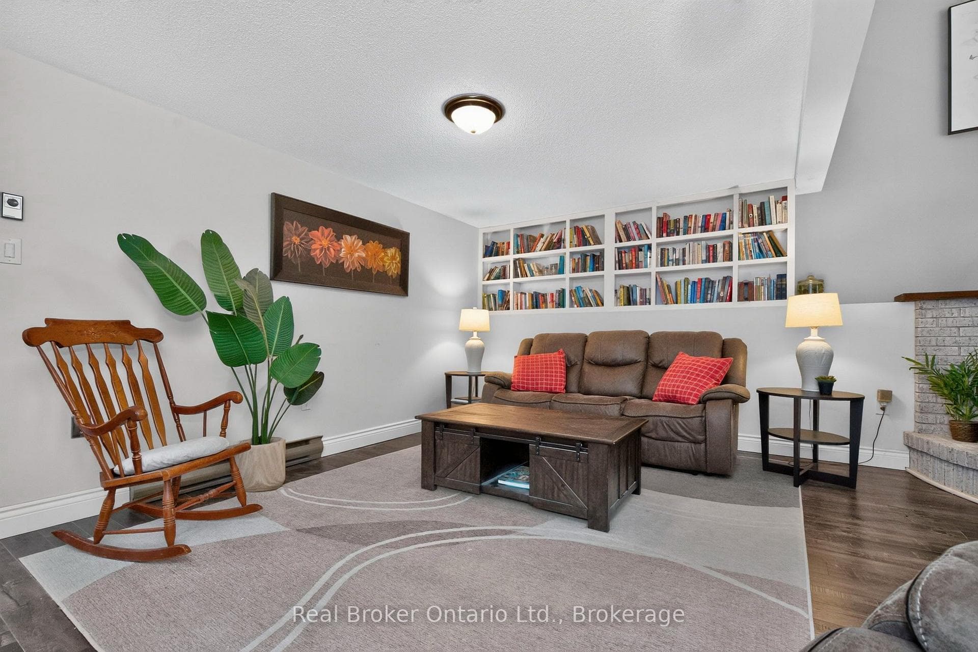 723 Algonquin Drive photo 25