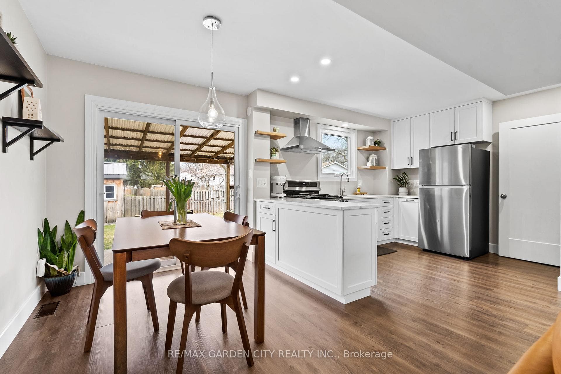 99 Ventura Drive photo 8