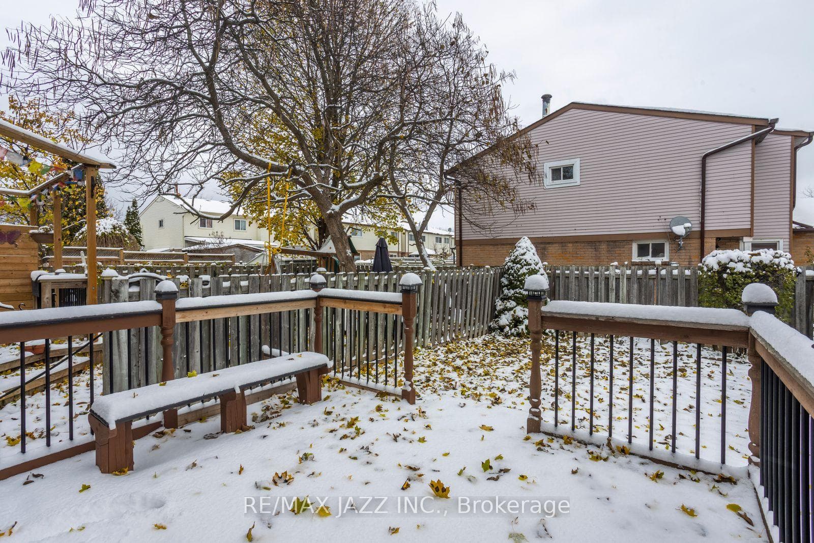 77 Caronia Square photo 26