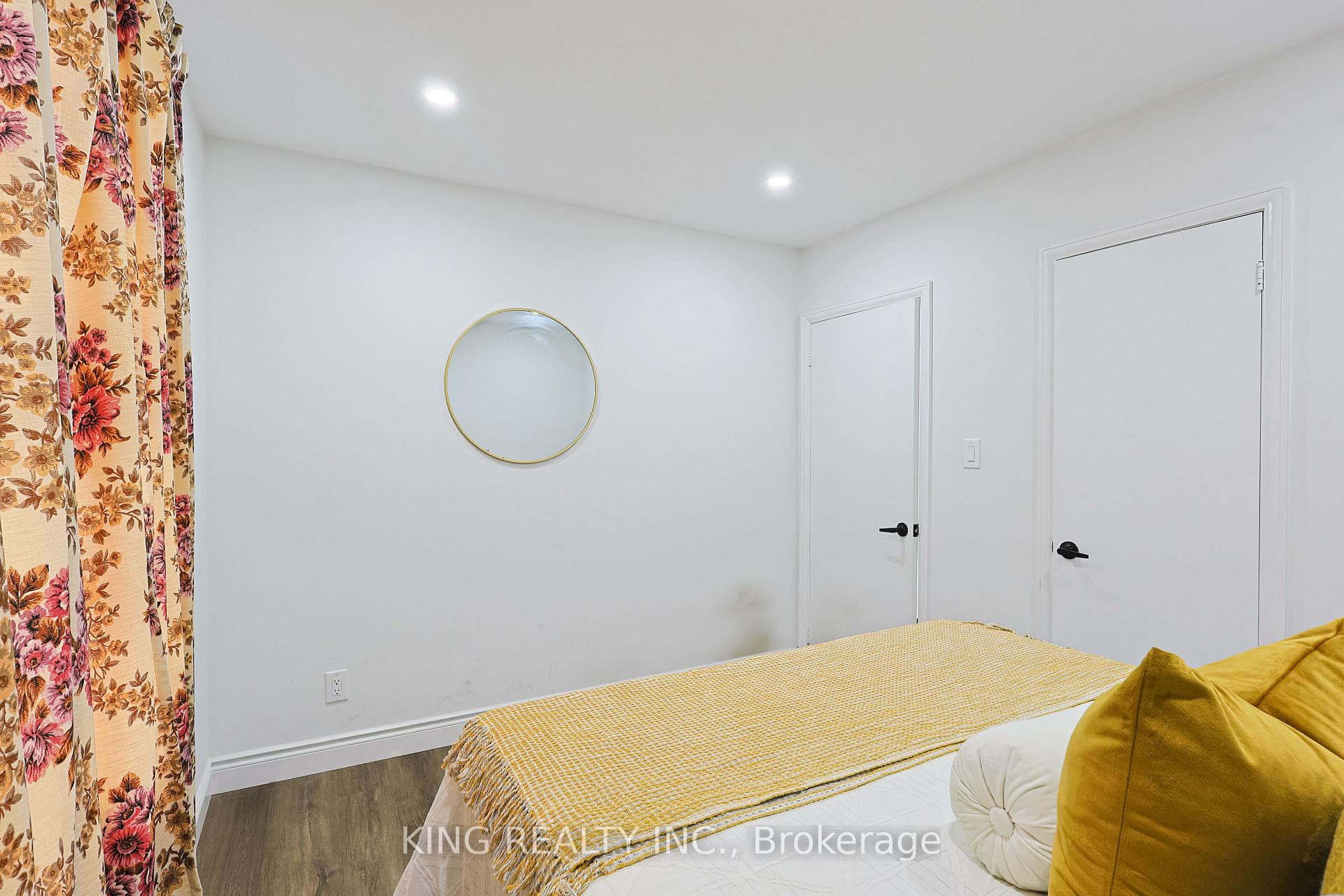 54 Tweedsmuir Avenue photo 14