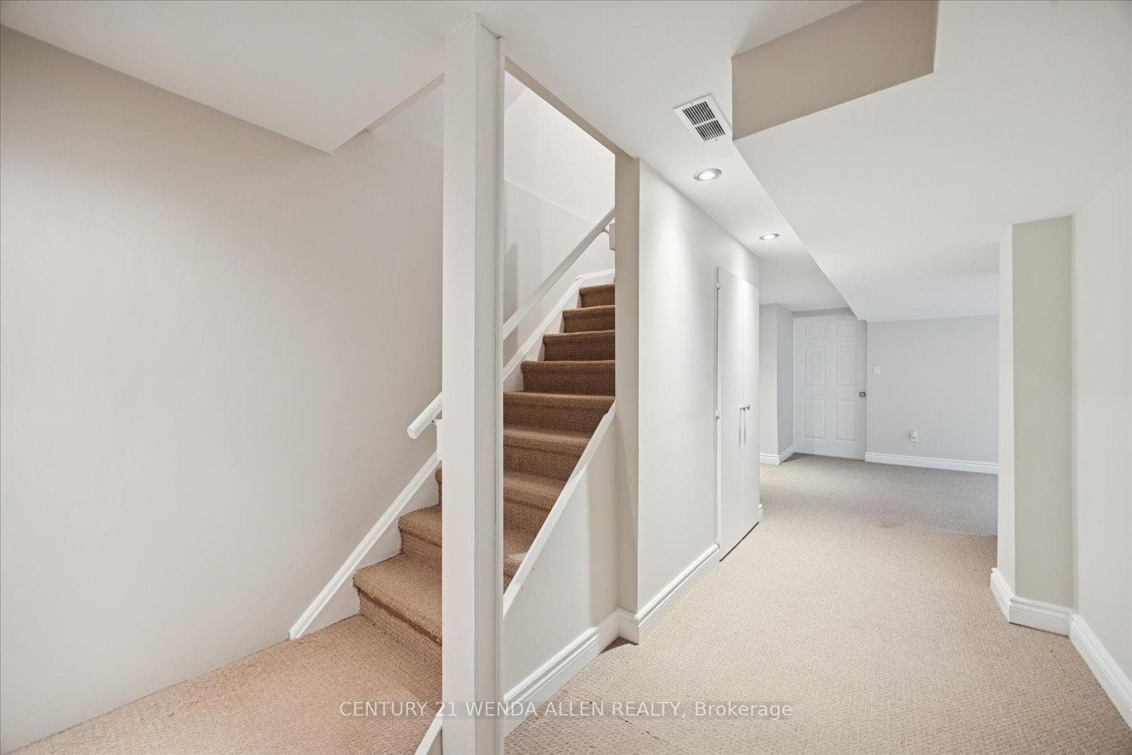 1781 Woodgate Trail photo 10