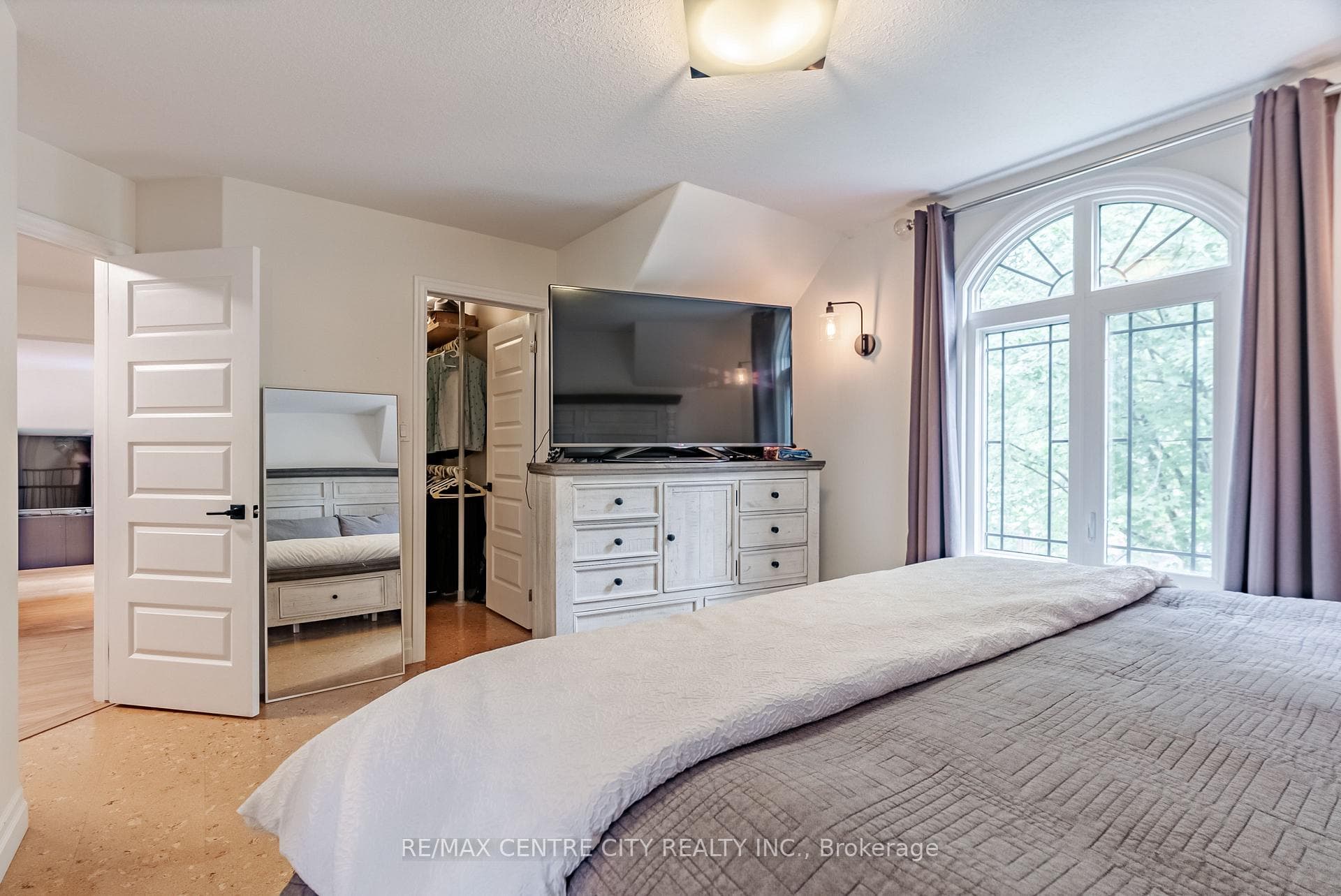 36 Holland Avenue photo 26