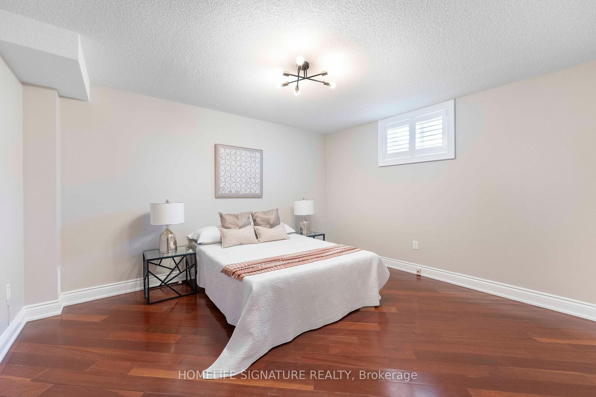 239 Country Lane photo 26