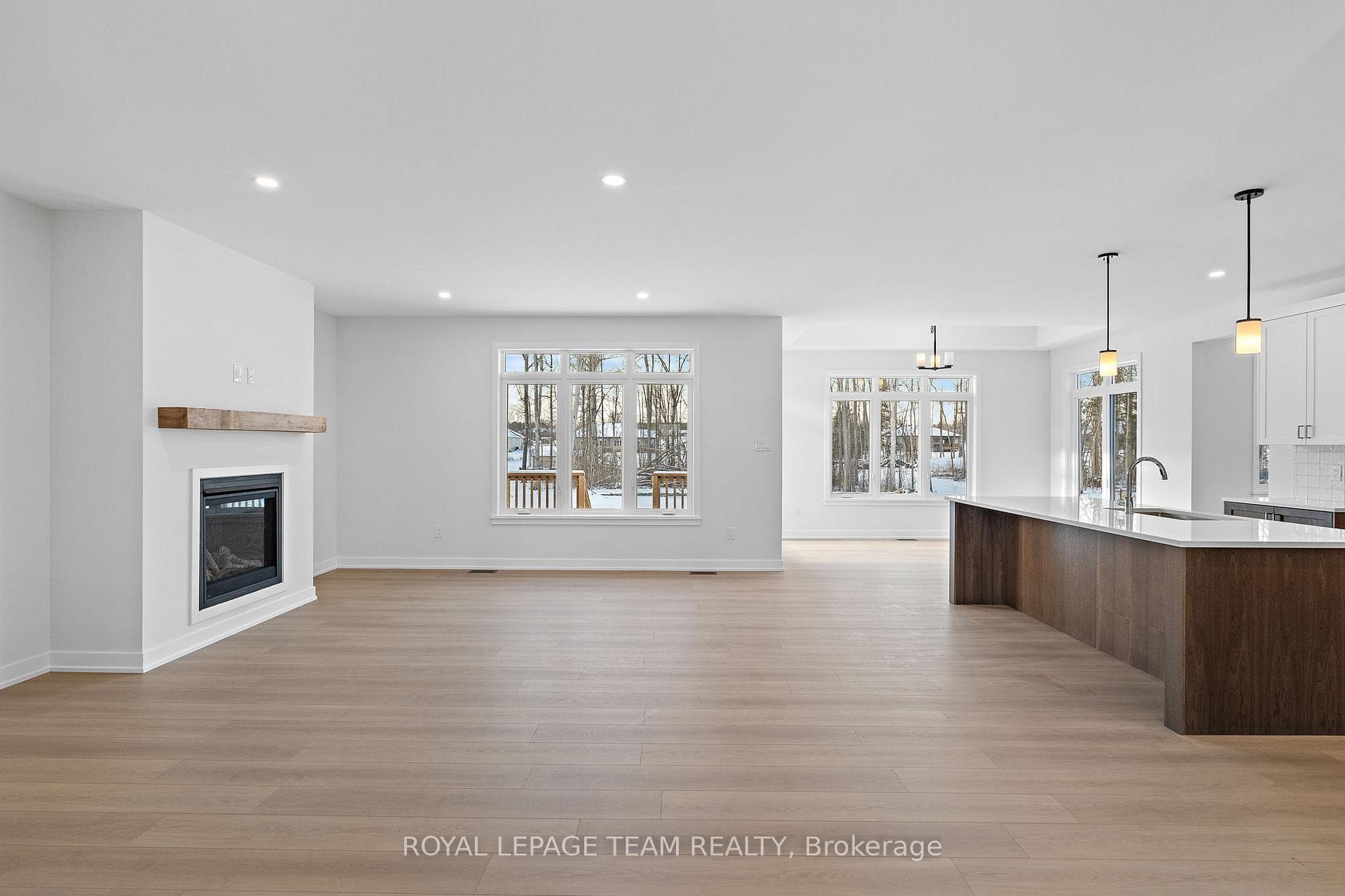 46 TENNANT Drive photo 4