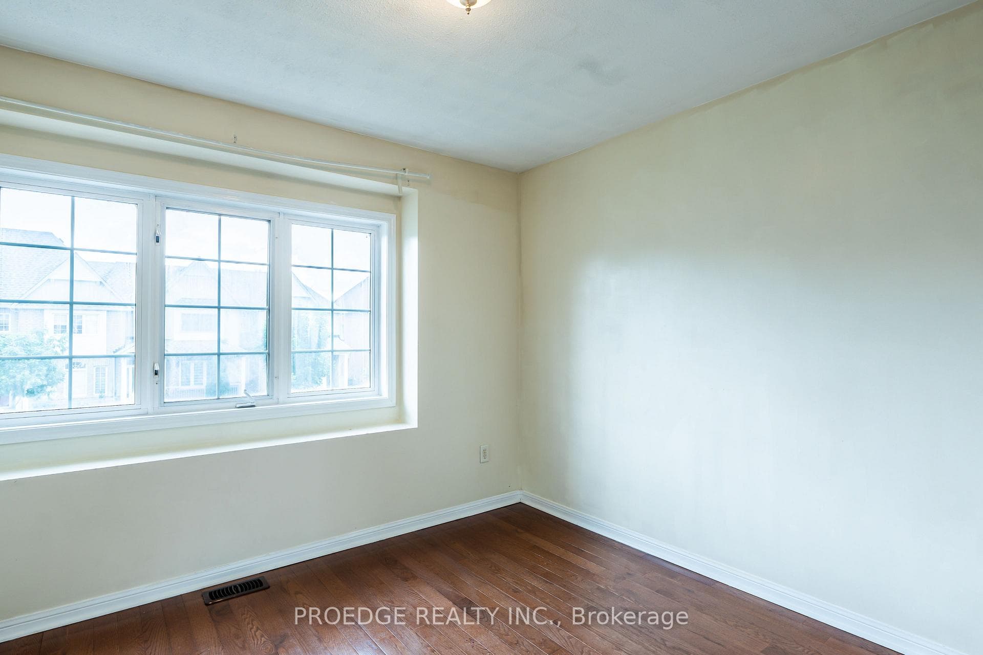 763 Bur Oak Avenue photo 28