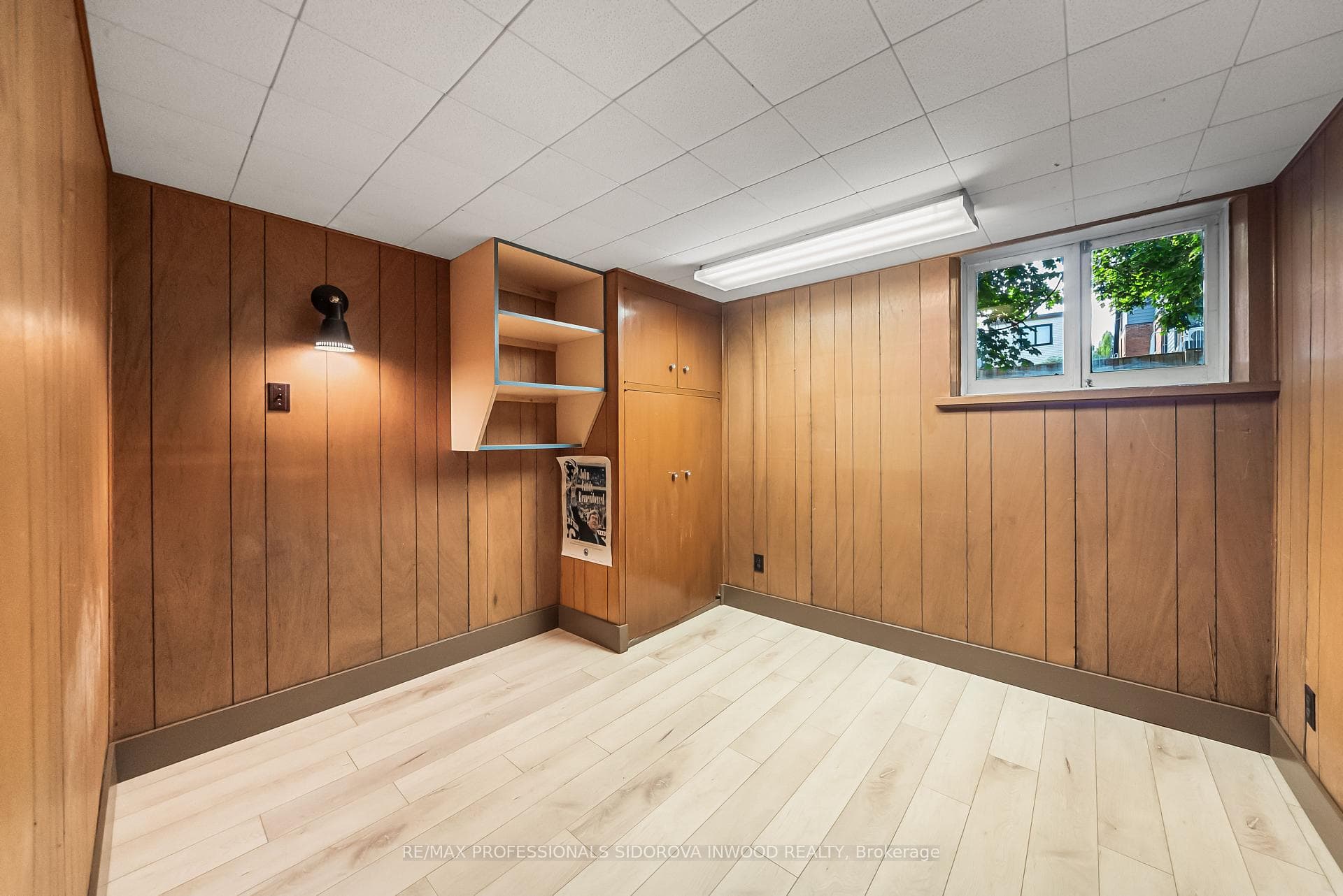 44 Golden Avenue photo 34