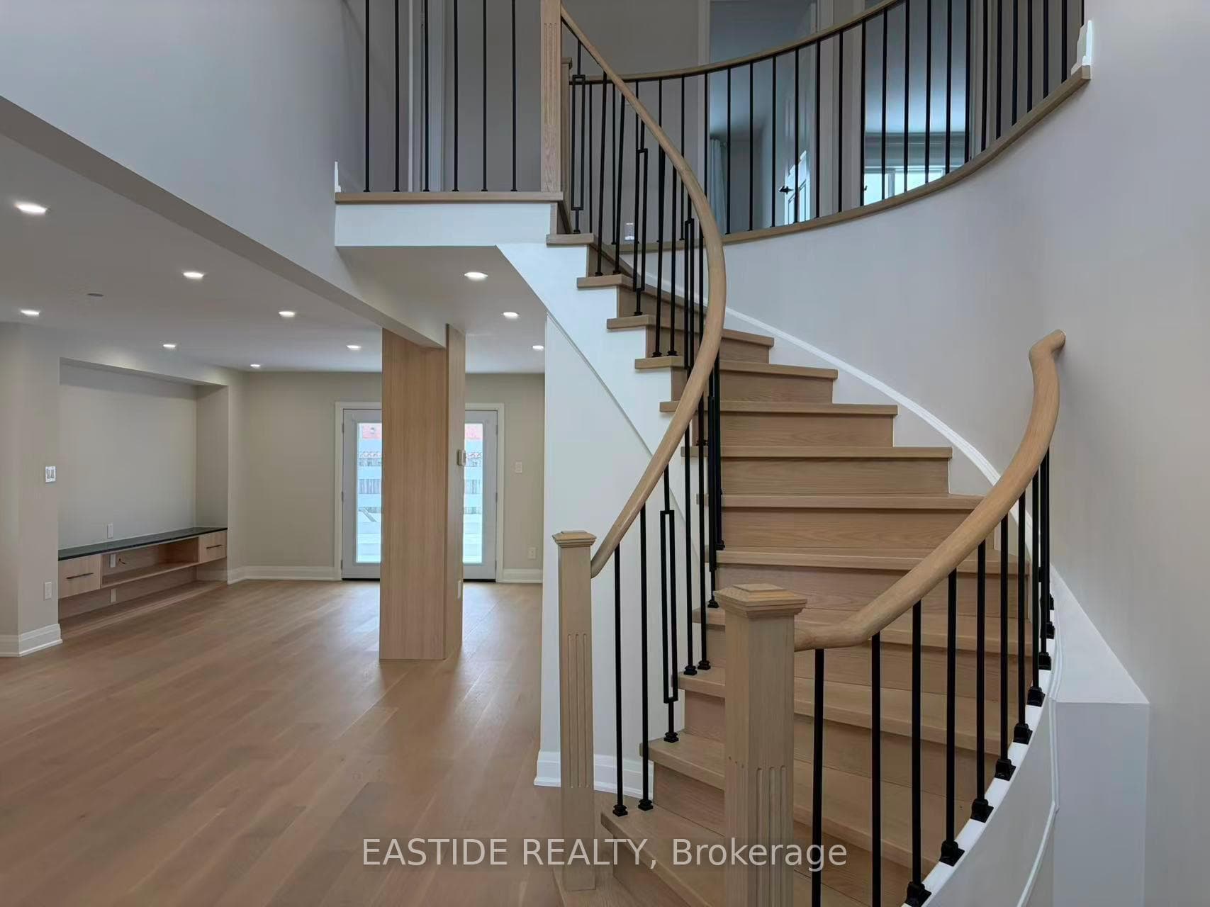 39 Coppard Avenue photo 3