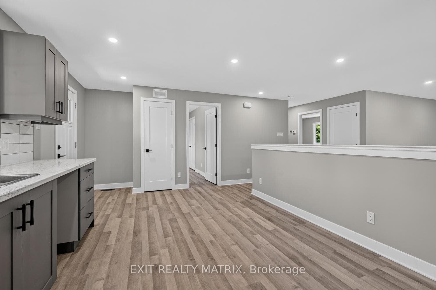 3297 Wayne Street photo 5