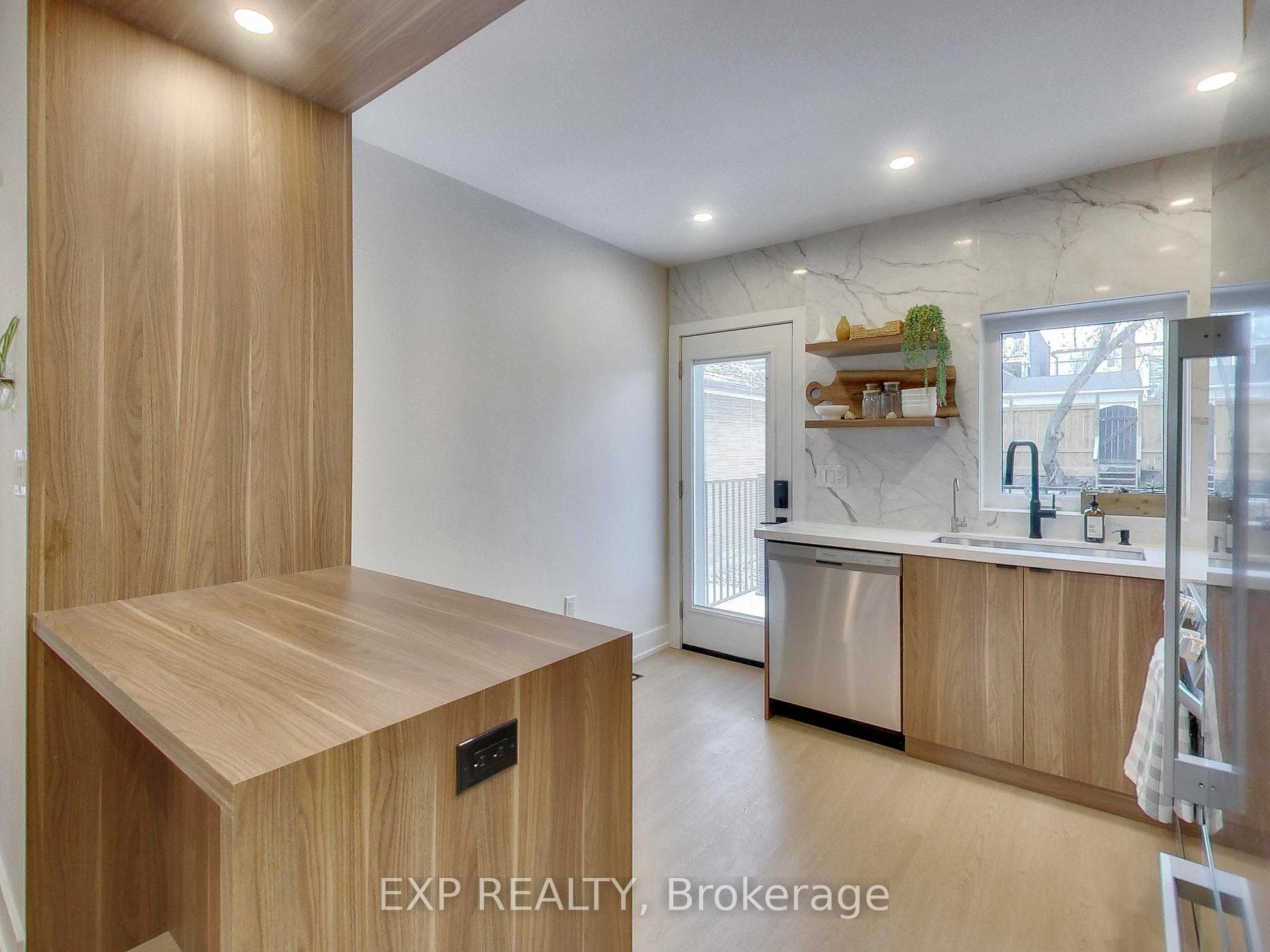 37 Gilbert Avenue photo 8