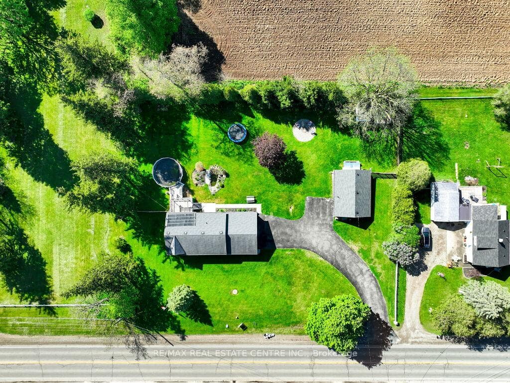 1288 Colborne Street photo 2