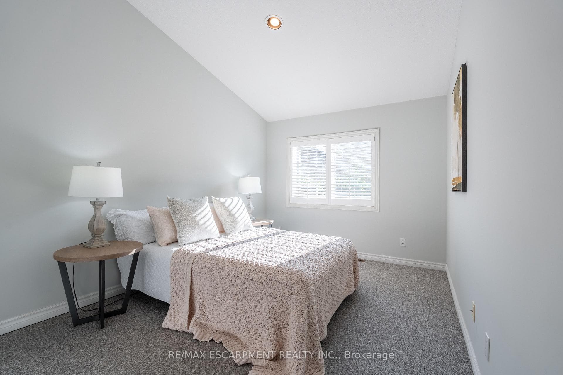 222 Fellowes Crescent Unit 11 photo 19