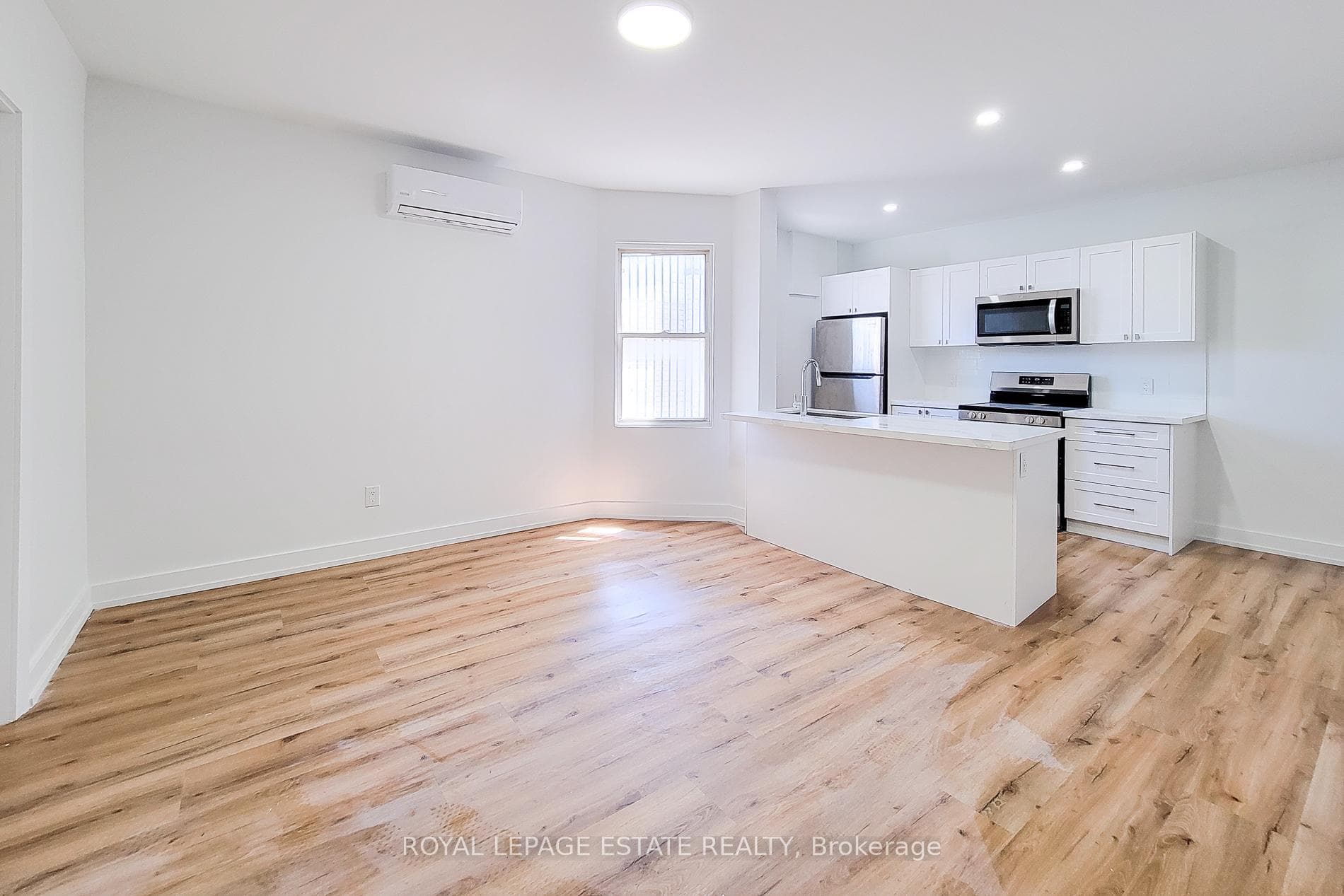1052 Barton Street Unit 2 photo 4