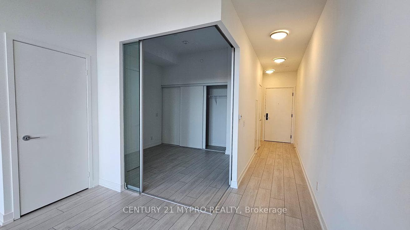 270 Dufferin Street Unit 423 photo 9