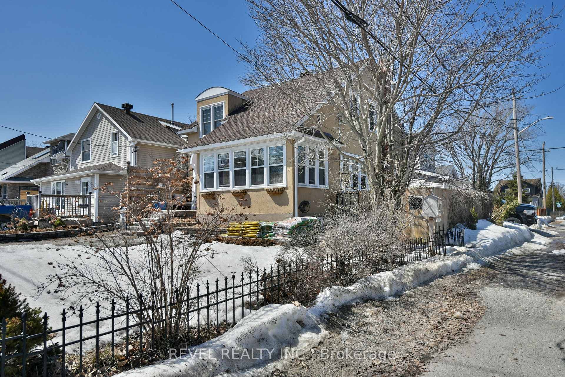 335 Toke Street photo 2