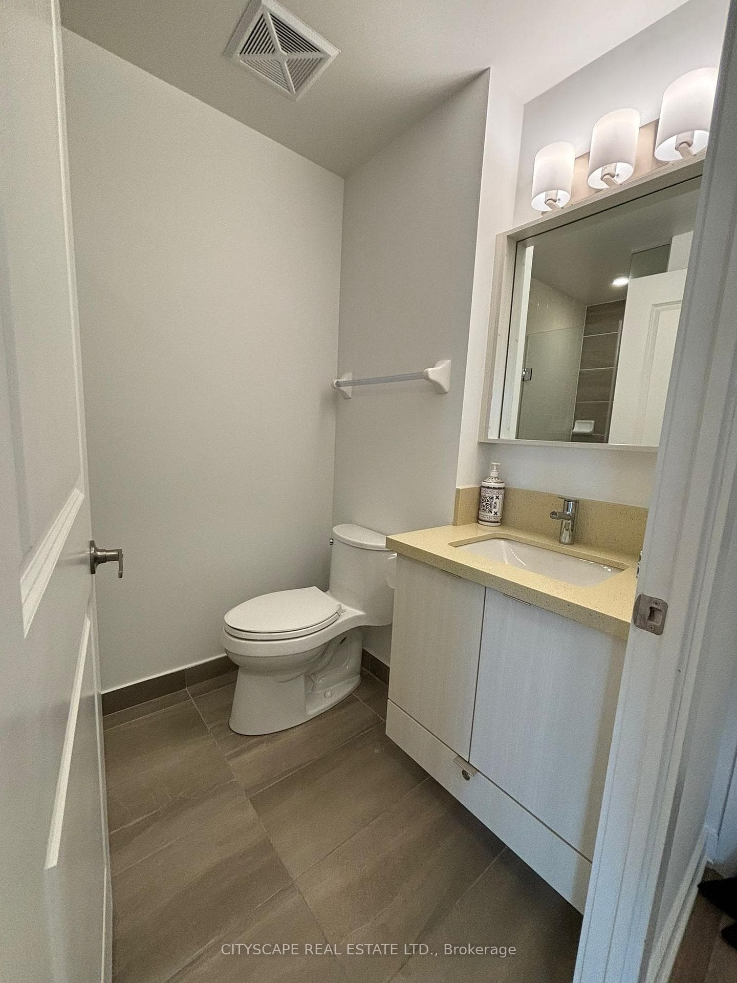 4699 Glen Erin Drive Unit 609 photo 8