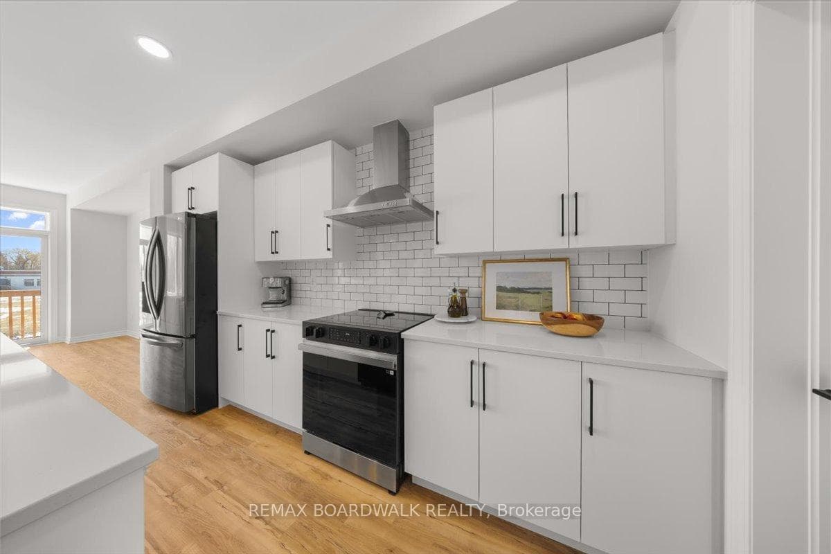 297 Labelle Street photo 7