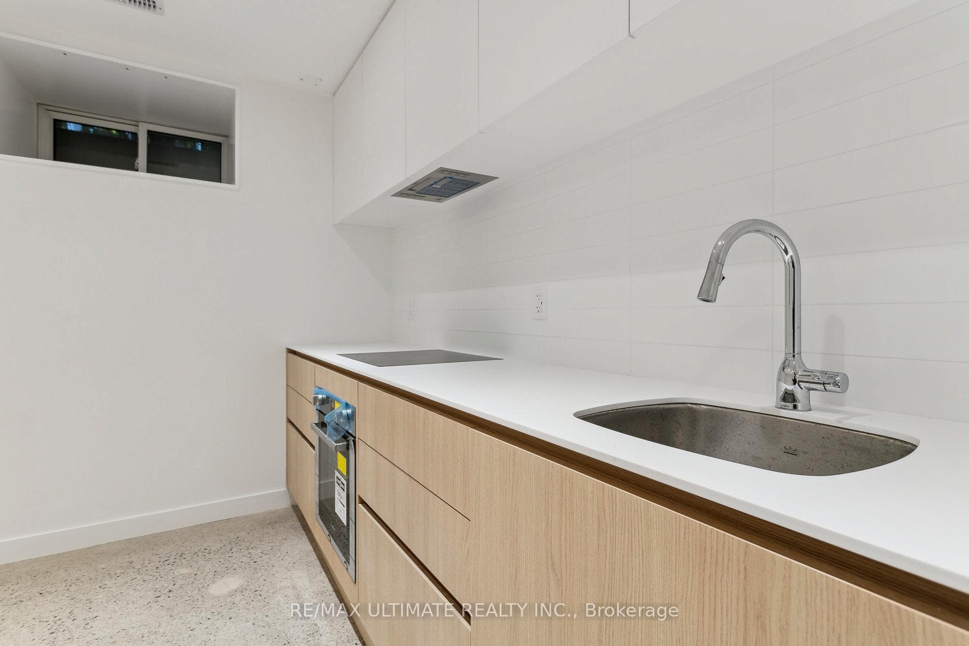 76 Sussex Avenue Unit BSMT photo 12