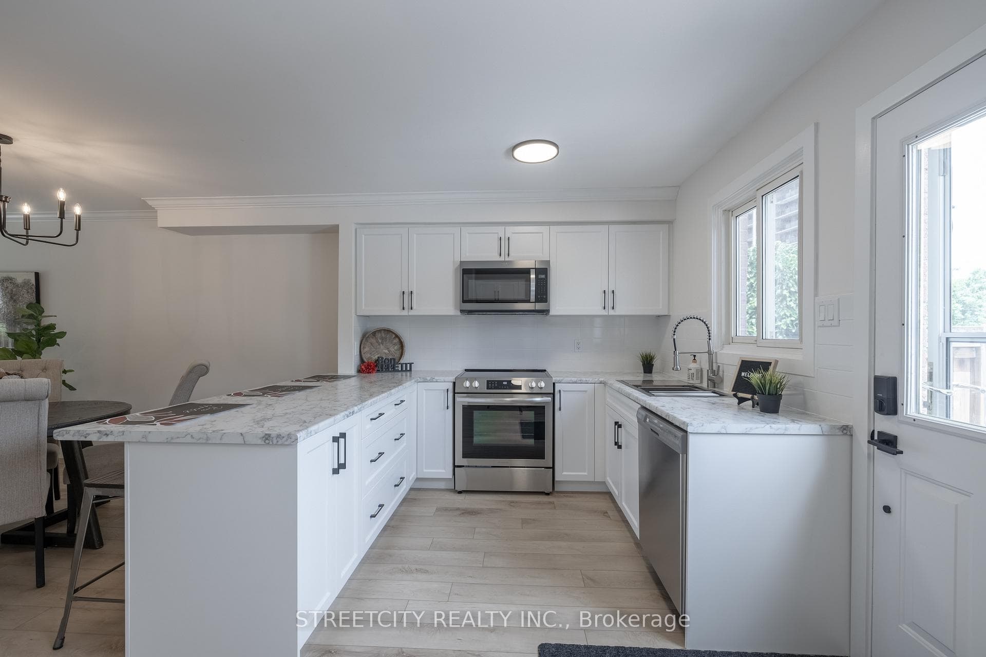 226 Highview Avenue Unit 64 photo 8