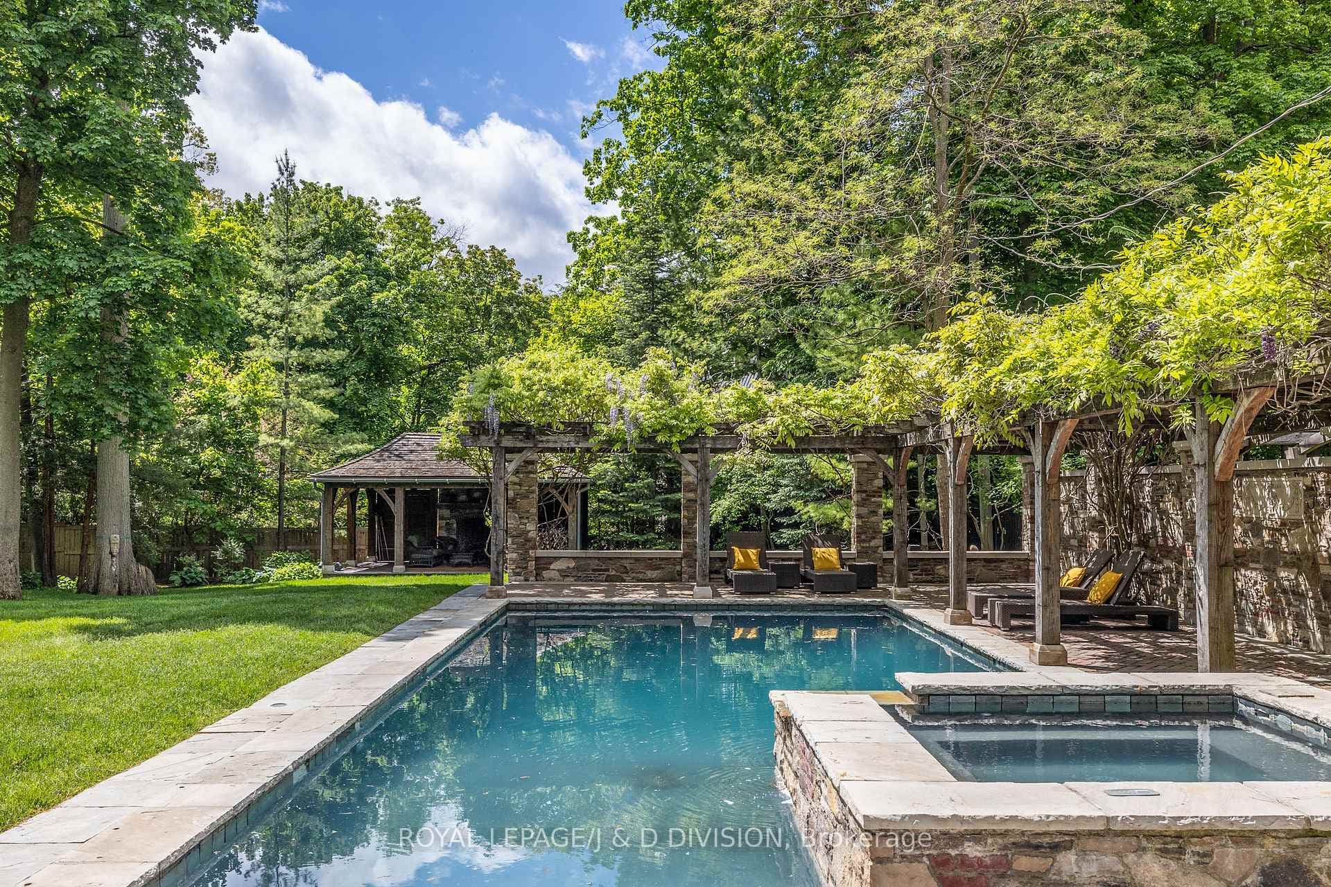 319 Riverview Drive photo 11