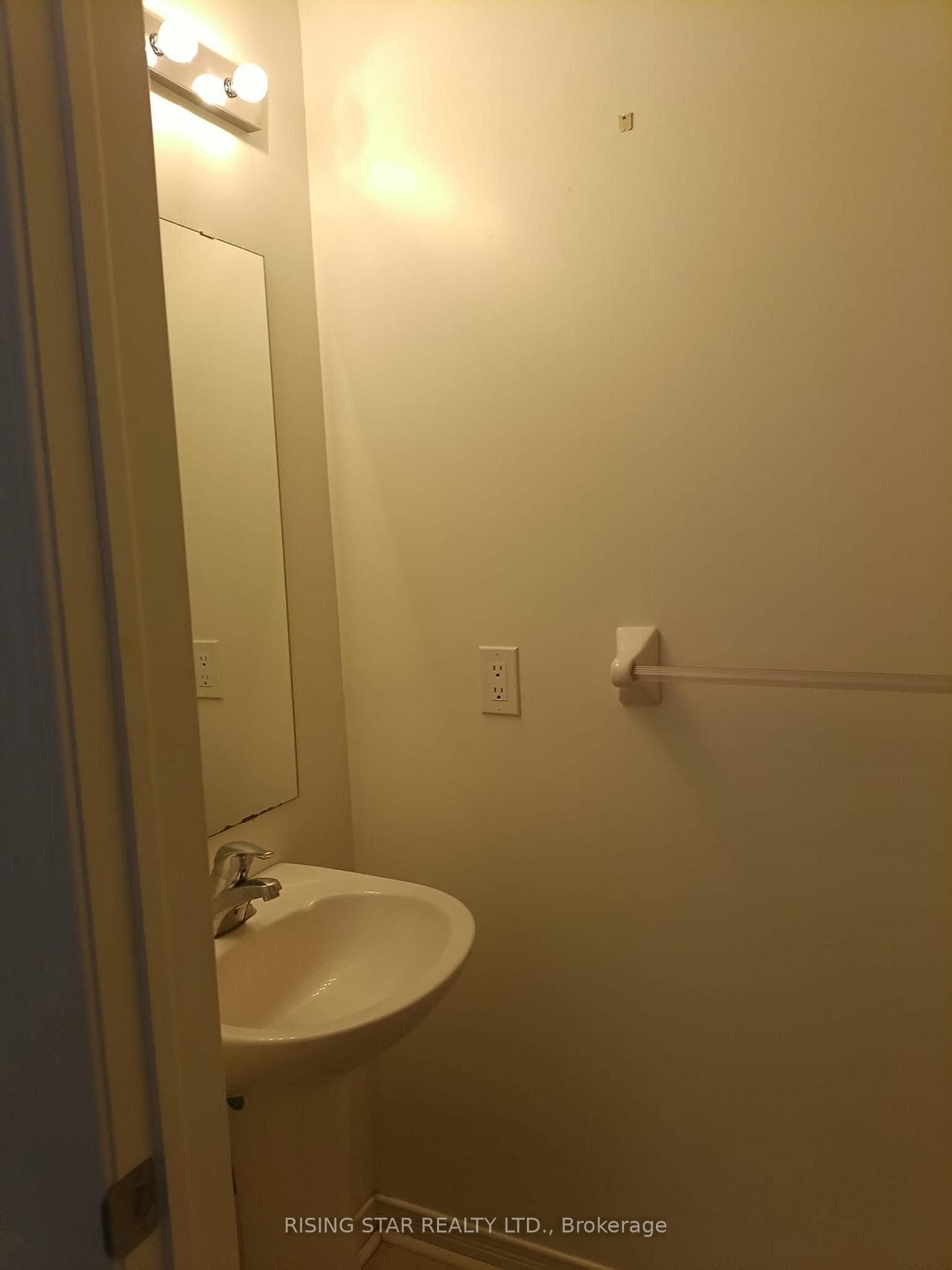 180 Howden Boulevard Unit 40 photo 14