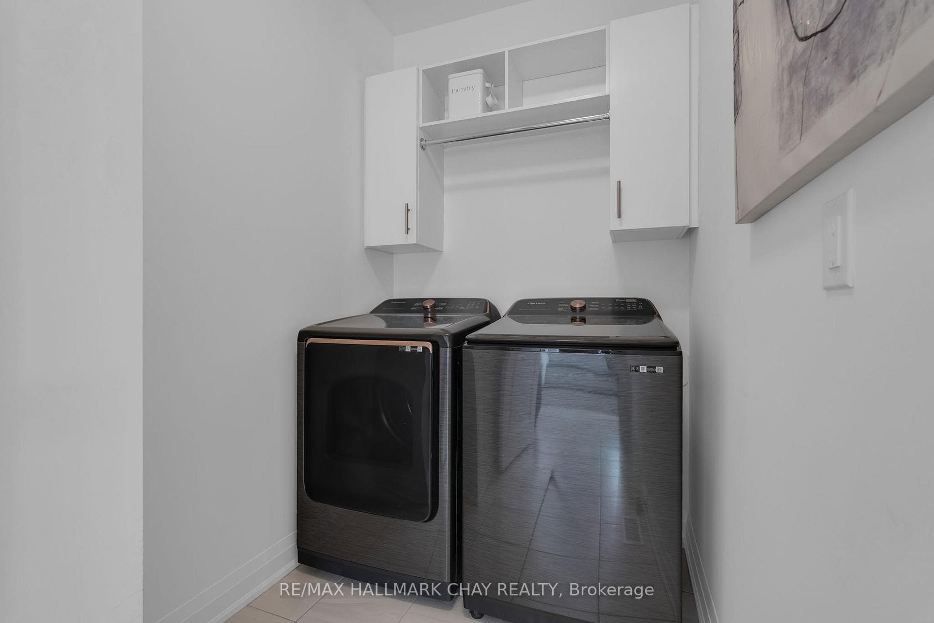116 West Oak Trail, Barrie, ON - Main Flr Laundry