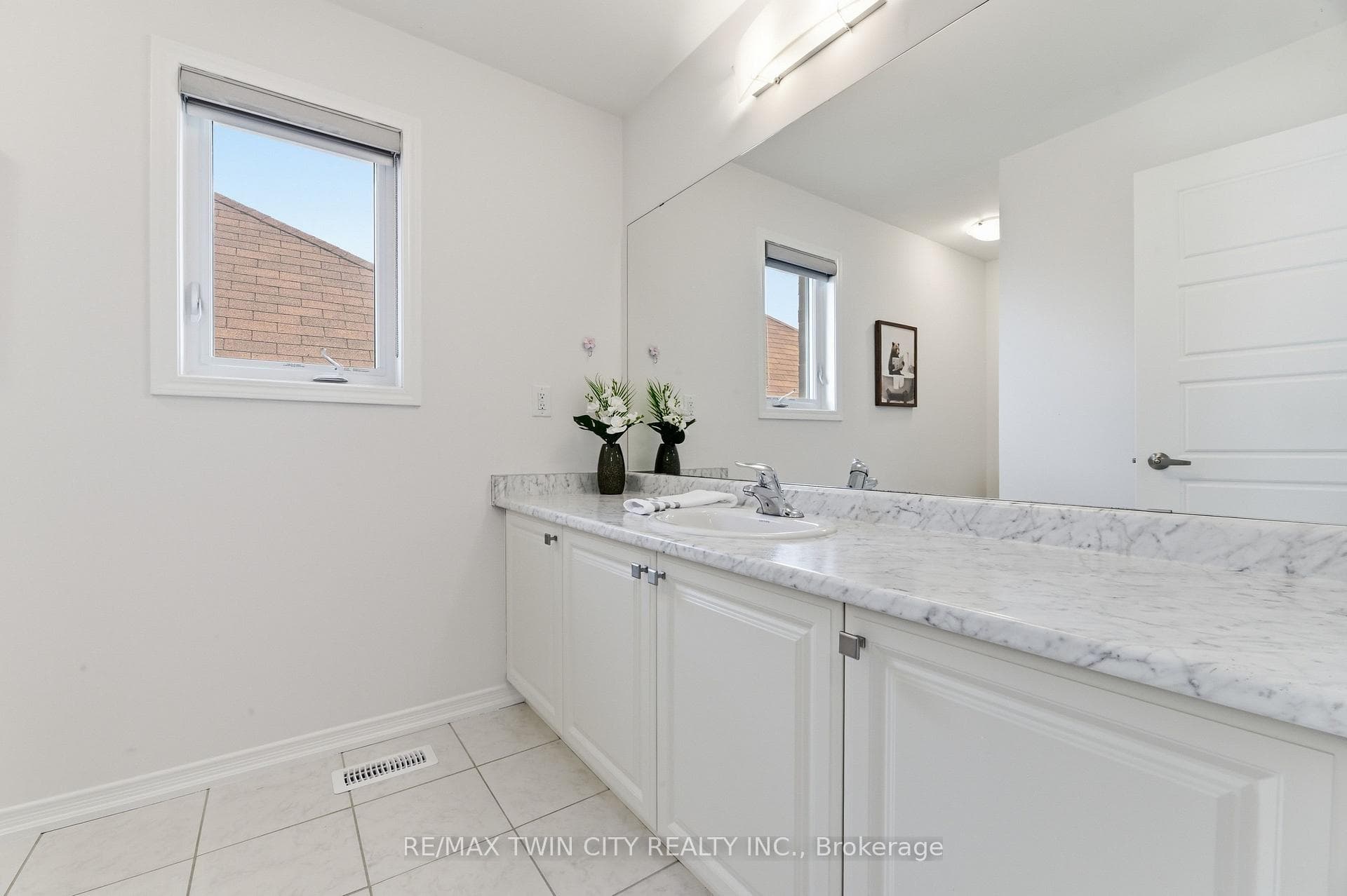 46 Munro Circle photo 25