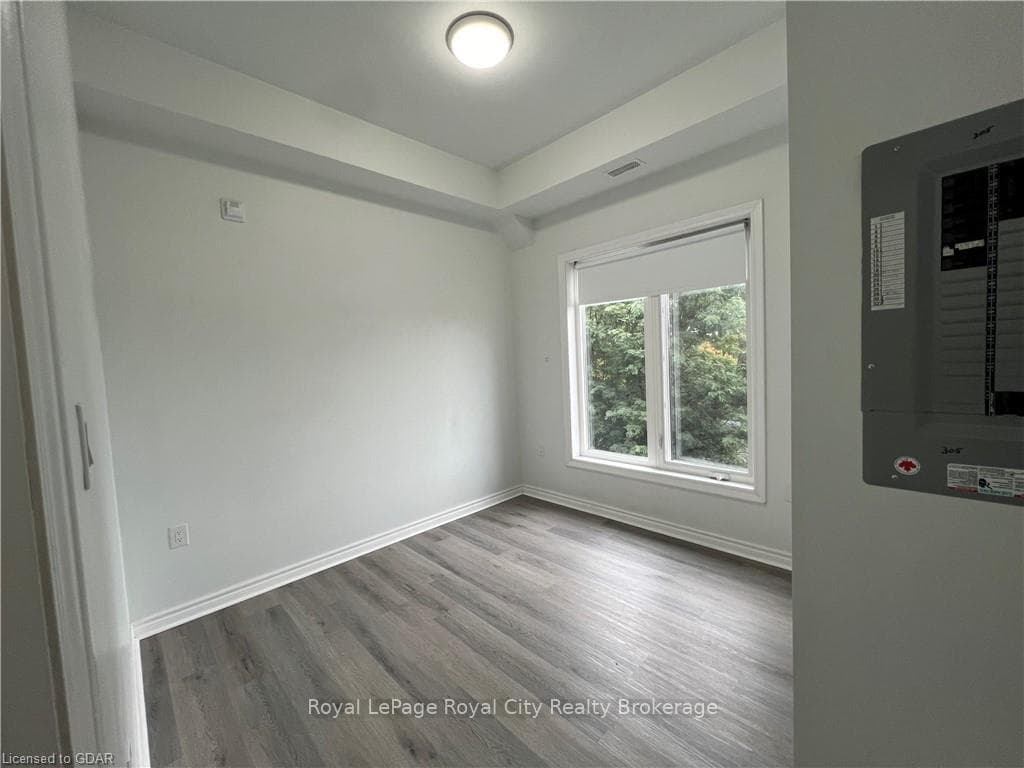 71 VICTORIA Street Unit 305 photo 11