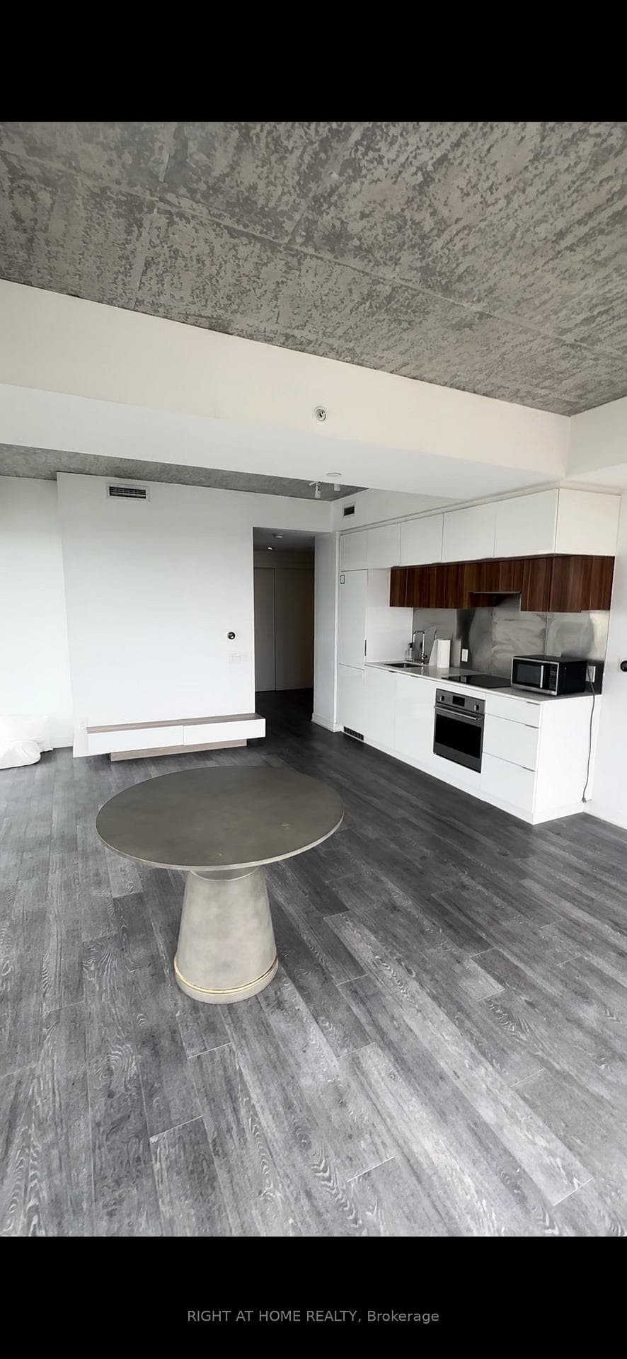 185 Roehampton Avenue Unit 2409 photo 10