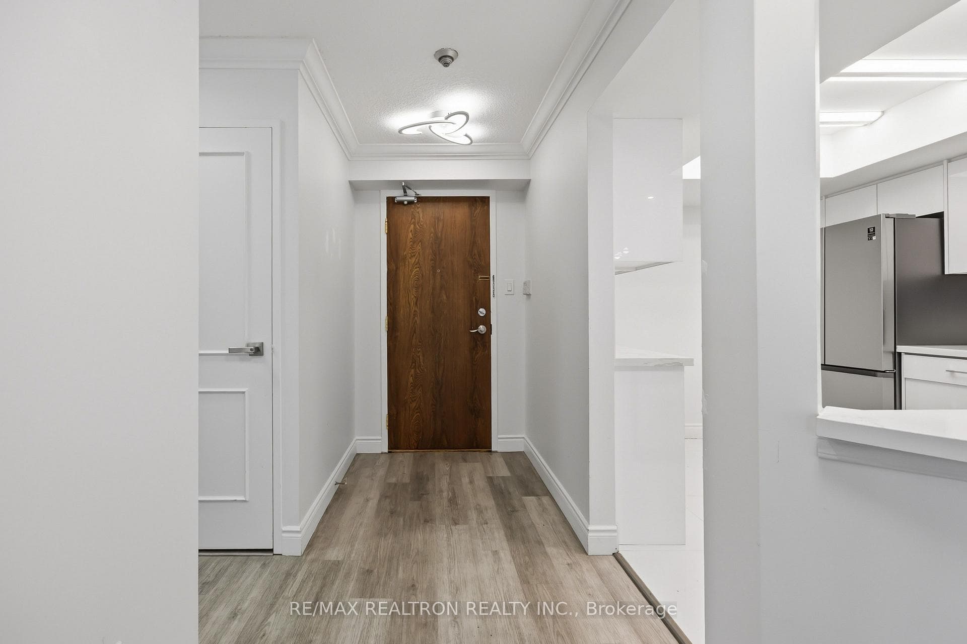 7440 Bathurst Street Unit 608 photo 5