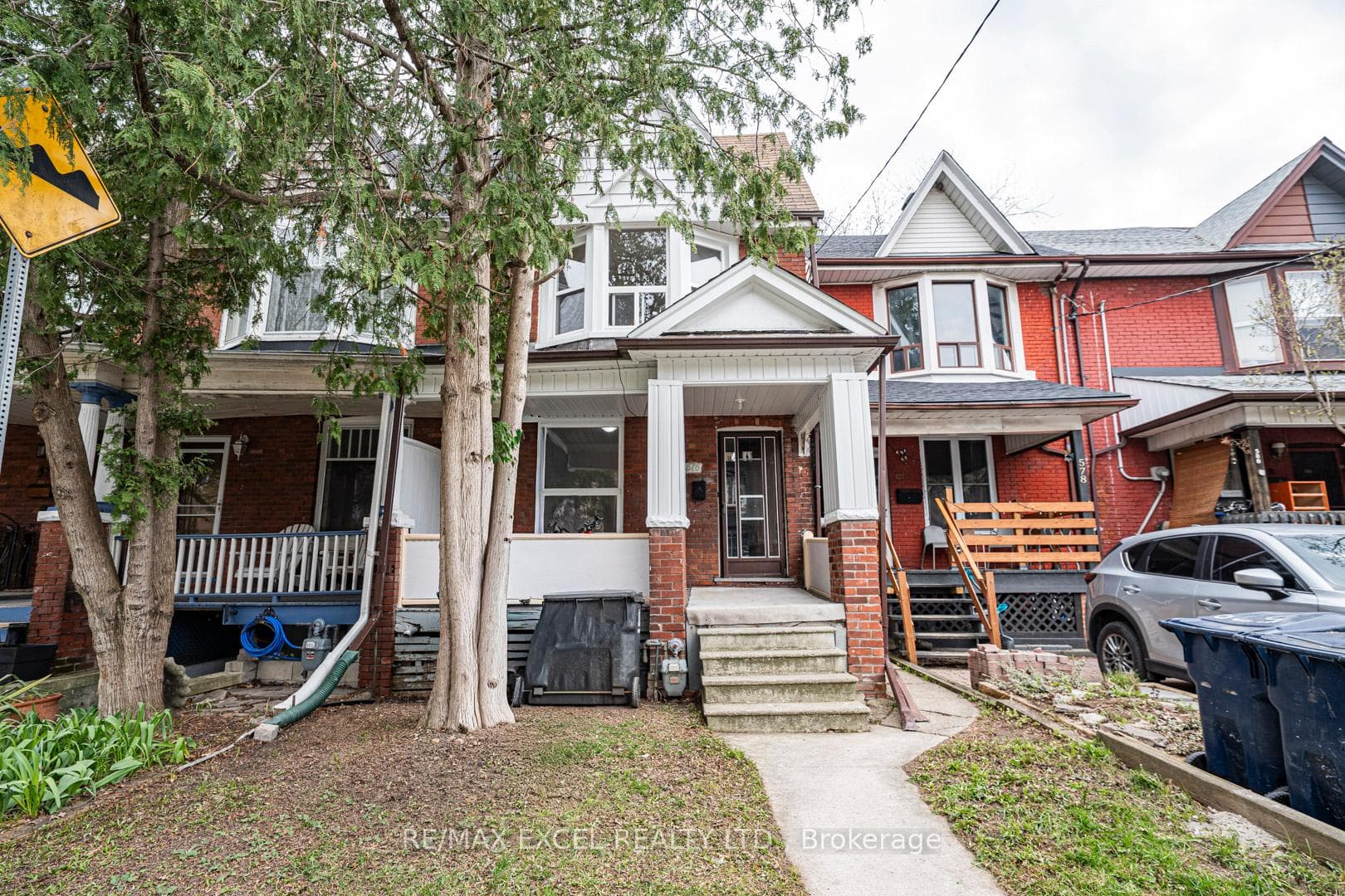576 Gladstone Avenue photo 1