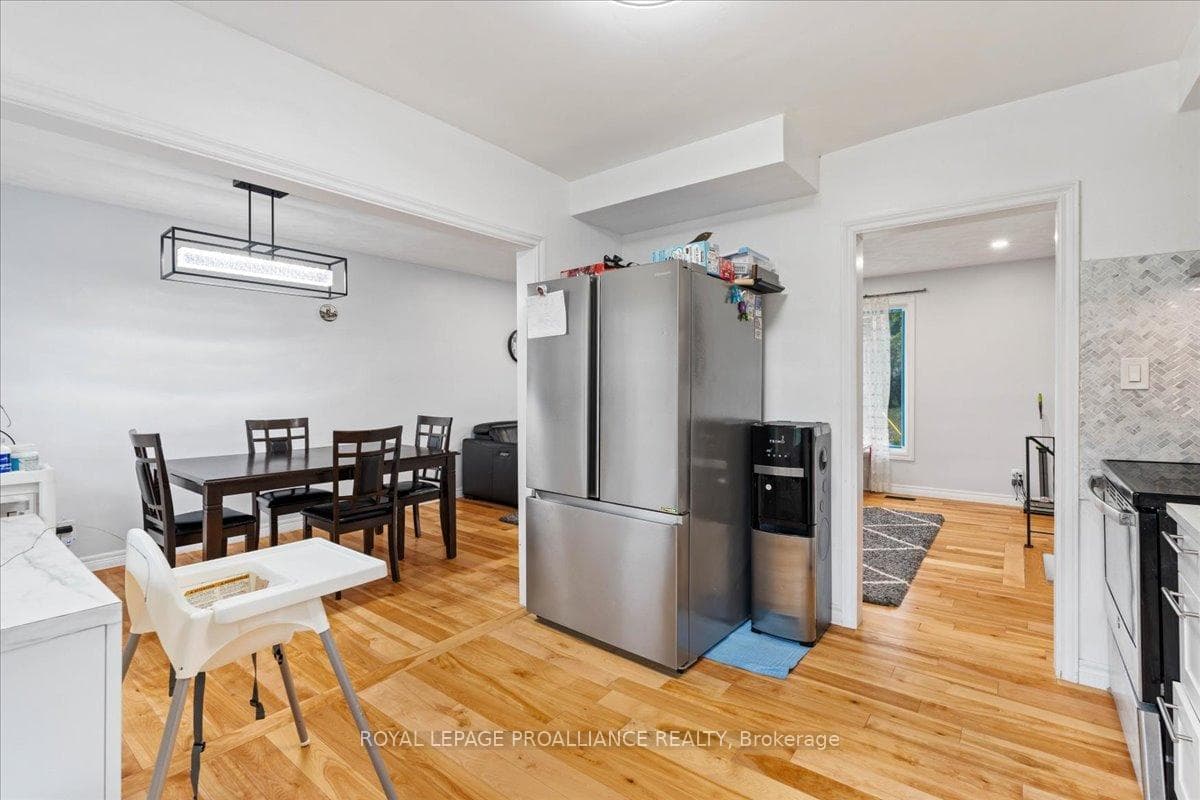 44 Meadowvale Avenue photo 26