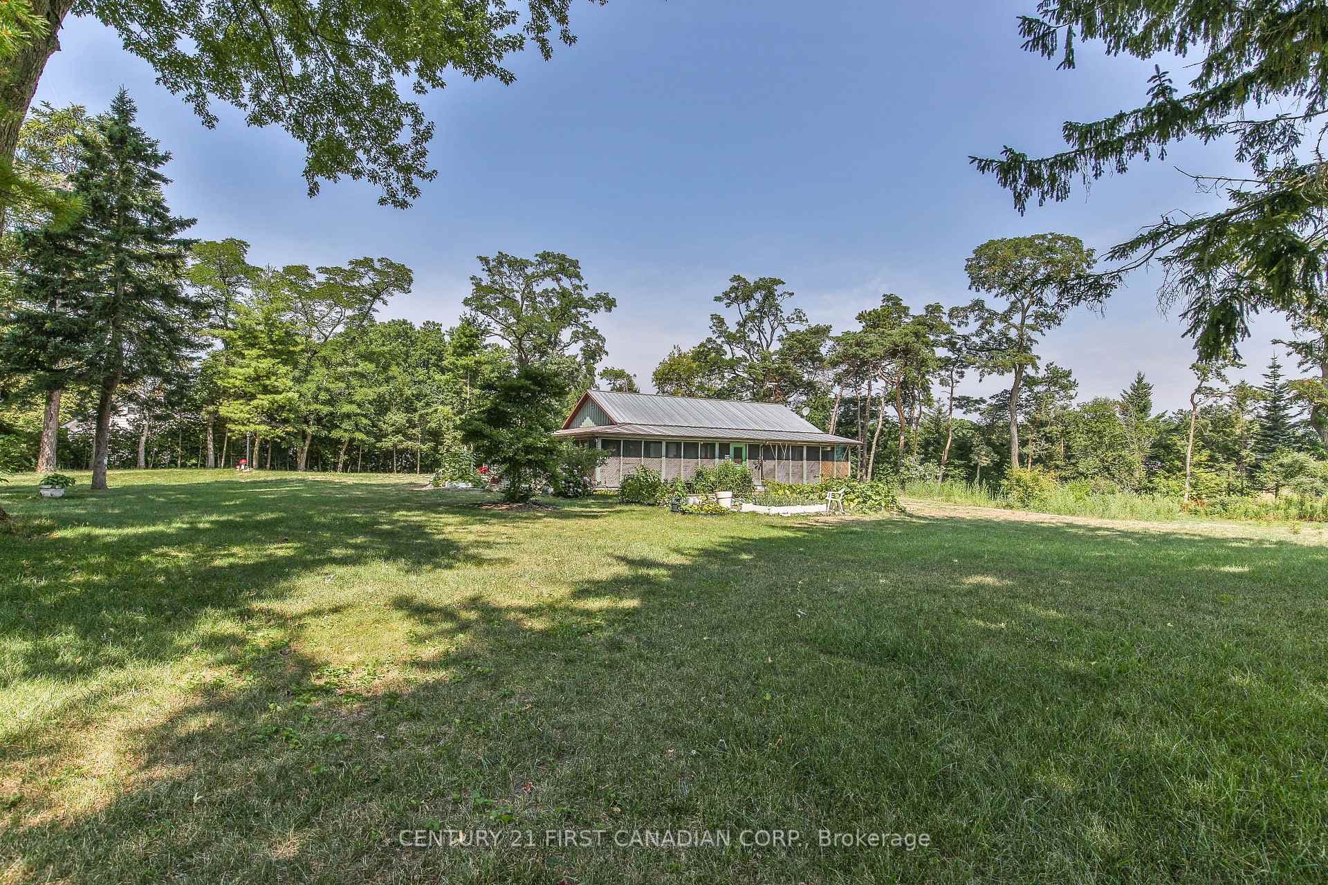 171 Lakeshore Road photo 2
