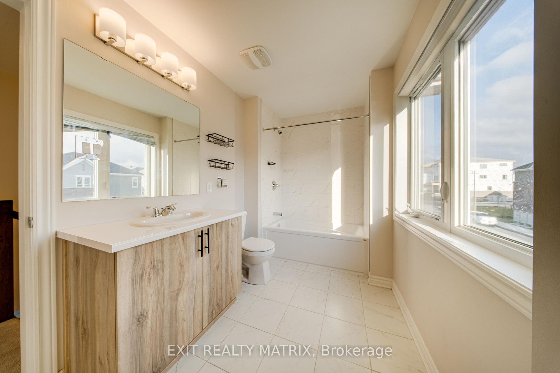 647 Chillerton Drive photo 21