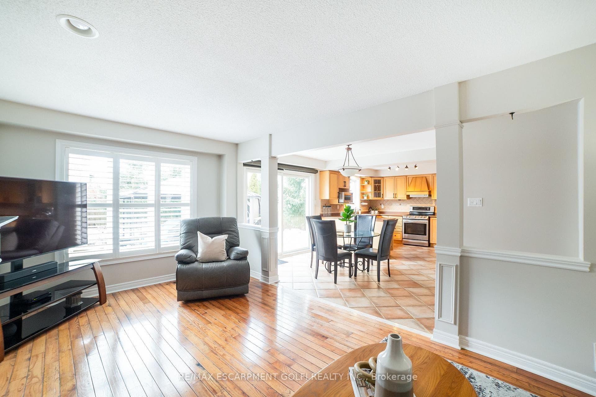 144 Acton Boulevard photo 13