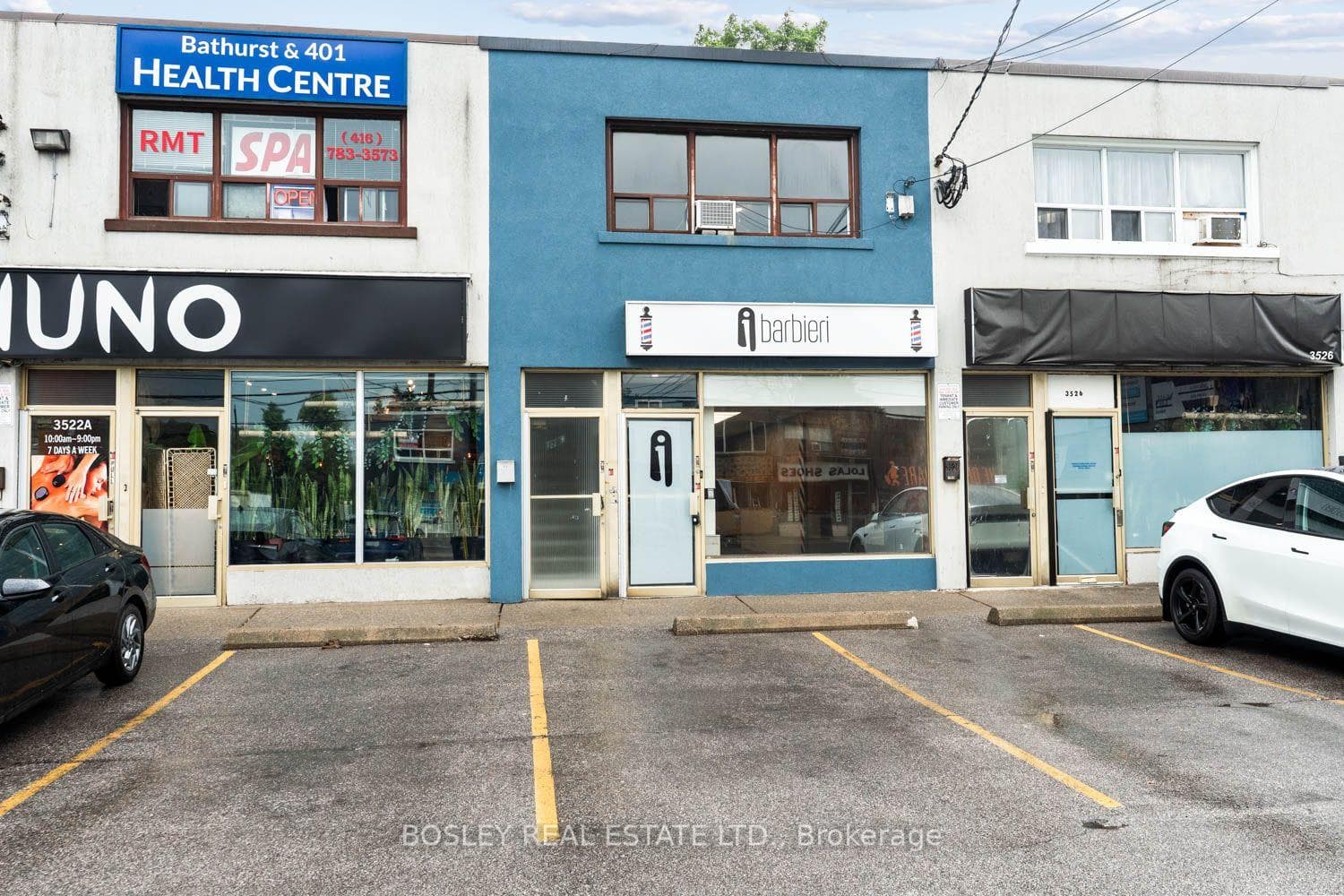 3524 Bathurst Street photo 2
